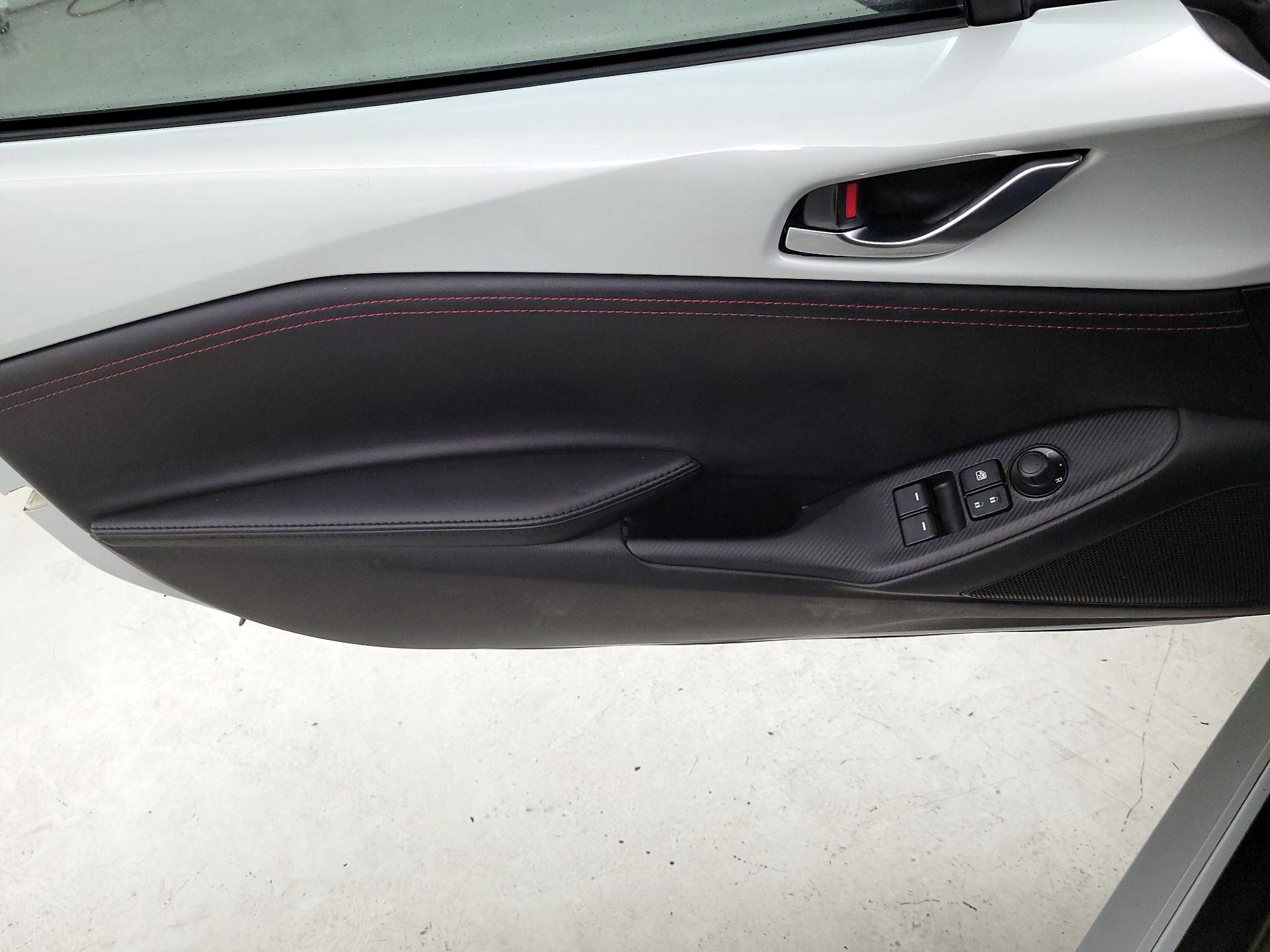 Thumbnail: 2016 Mazda MX-5 Miata - 12