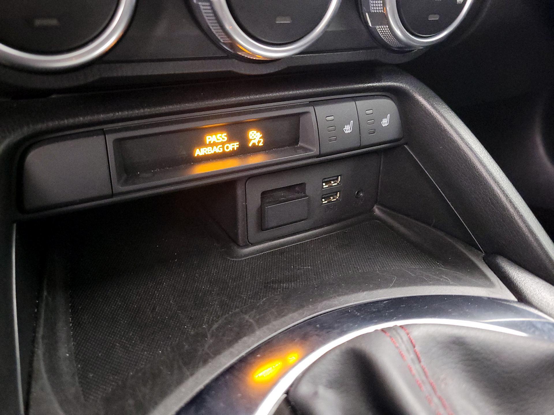 Thumbnail: 2016 Mazda MX-5 Miata - 17