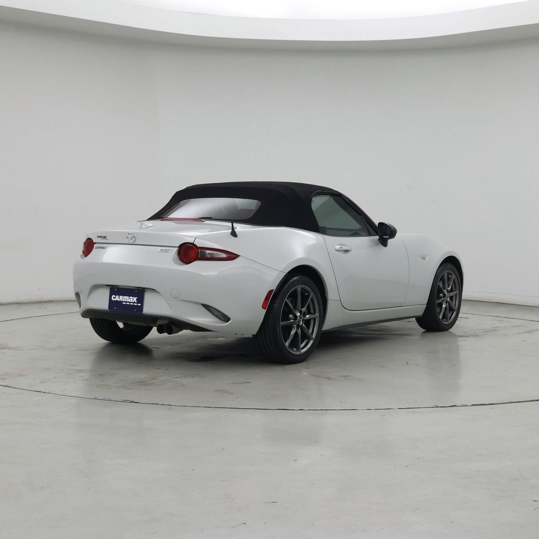 Thumbnail: 2016 Mazda MX-5 Miata - 8