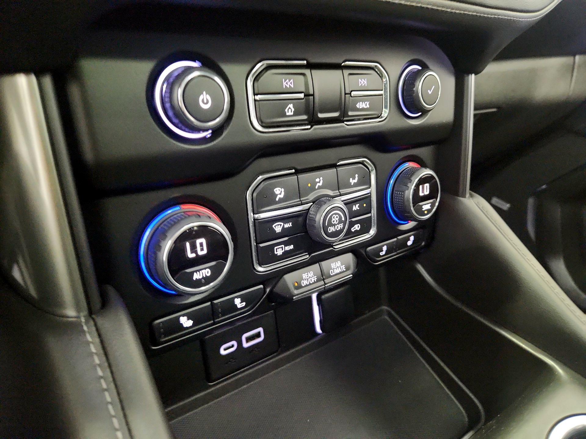 Thumbnail: 2022 Chevrolet Tahoe - 17