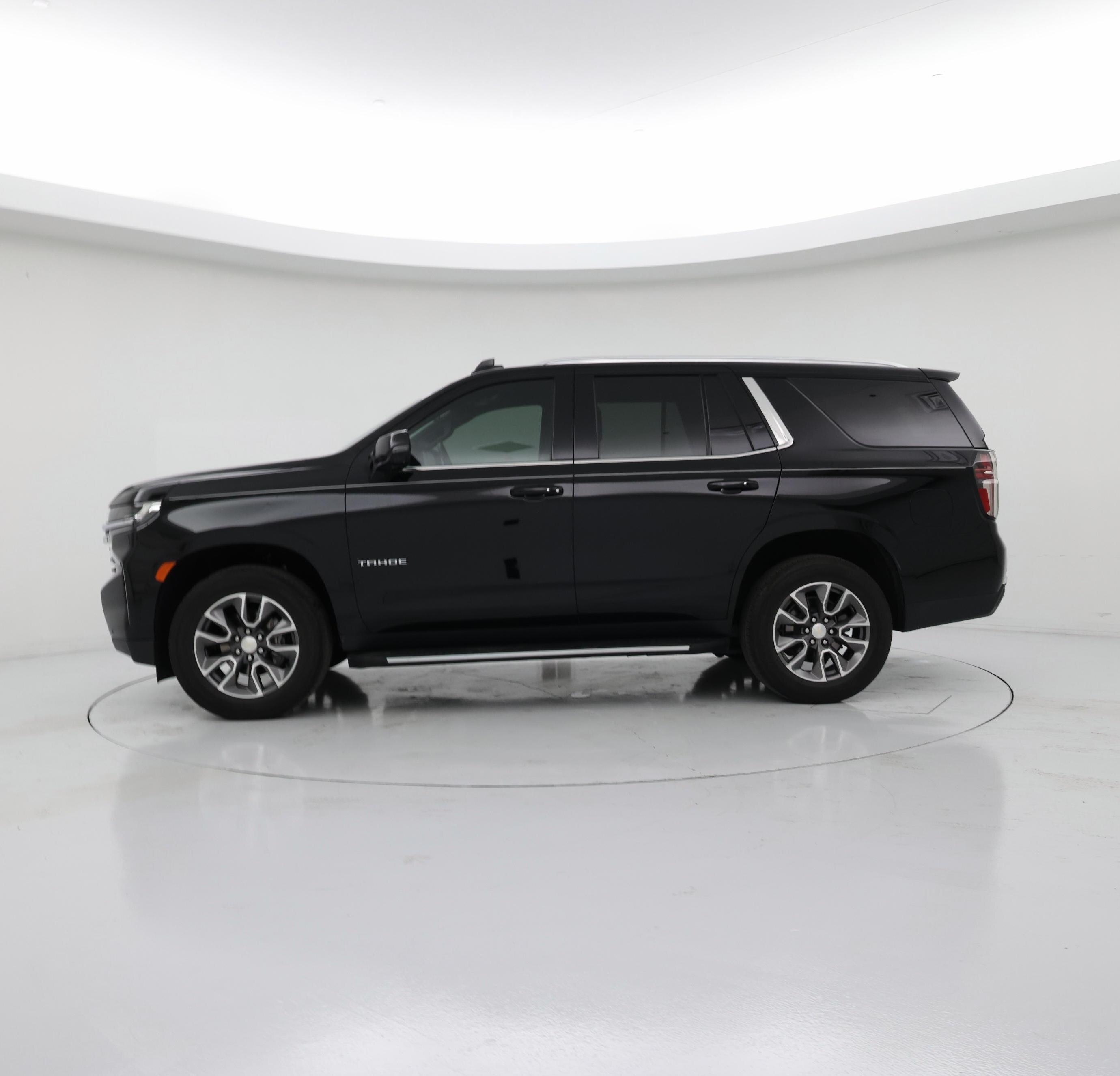 Thumbnail: 2022 Chevrolet Tahoe - 3