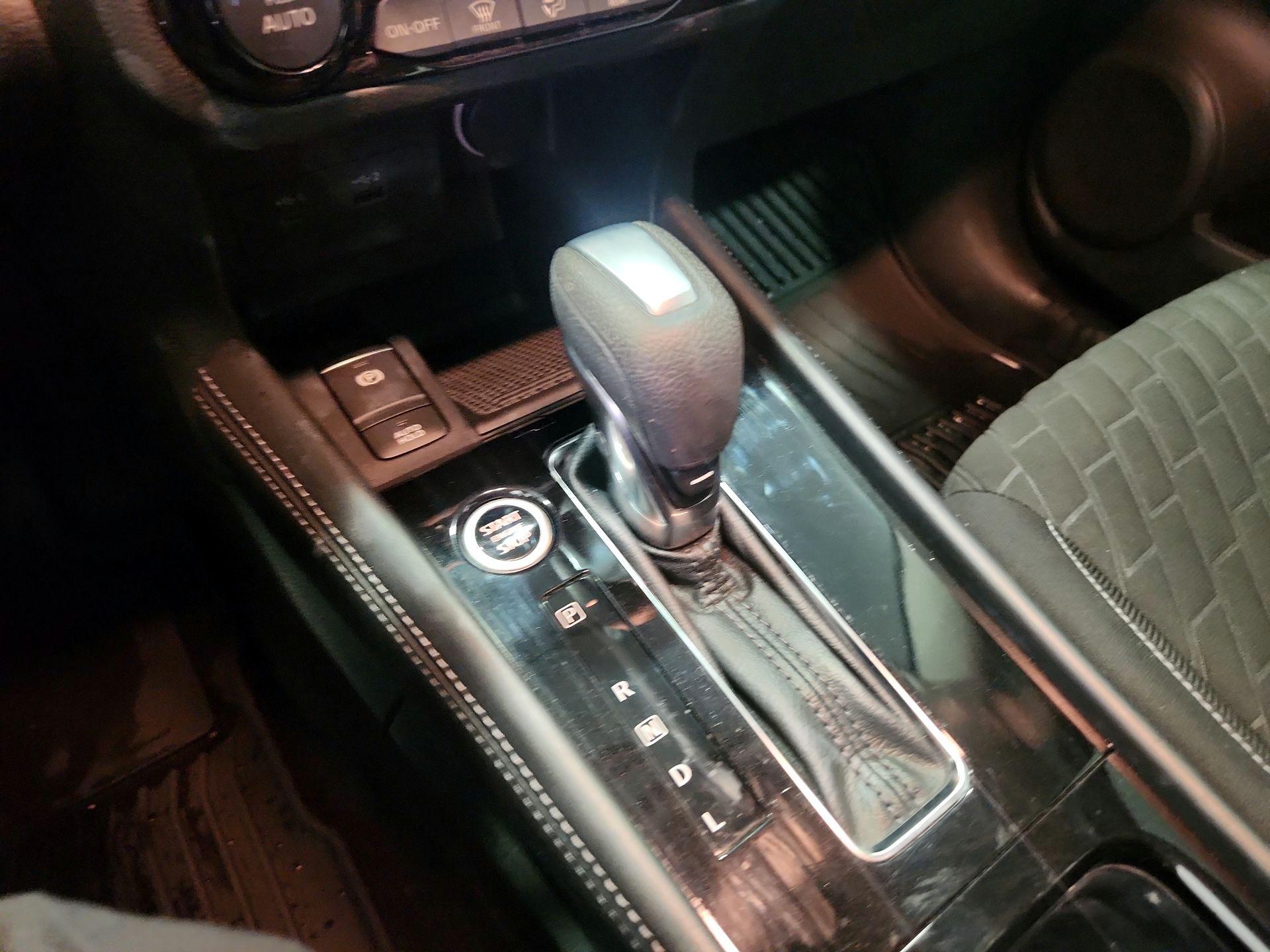 Thumbnail: 2021 Nissan Kicks - 16