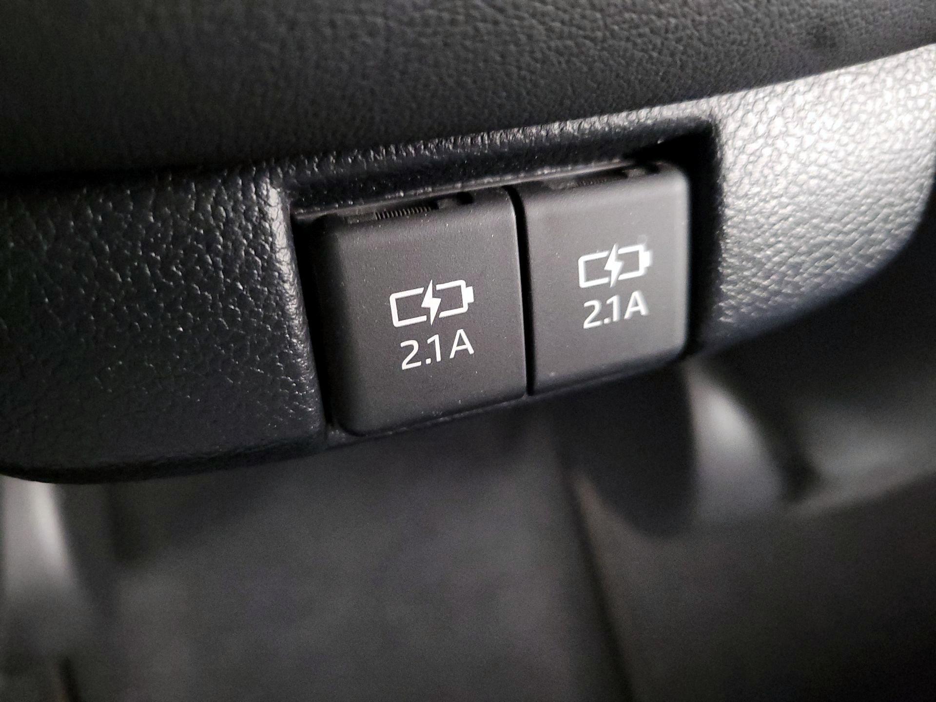 Thumbnail: 2019 Toyota Prius - 18