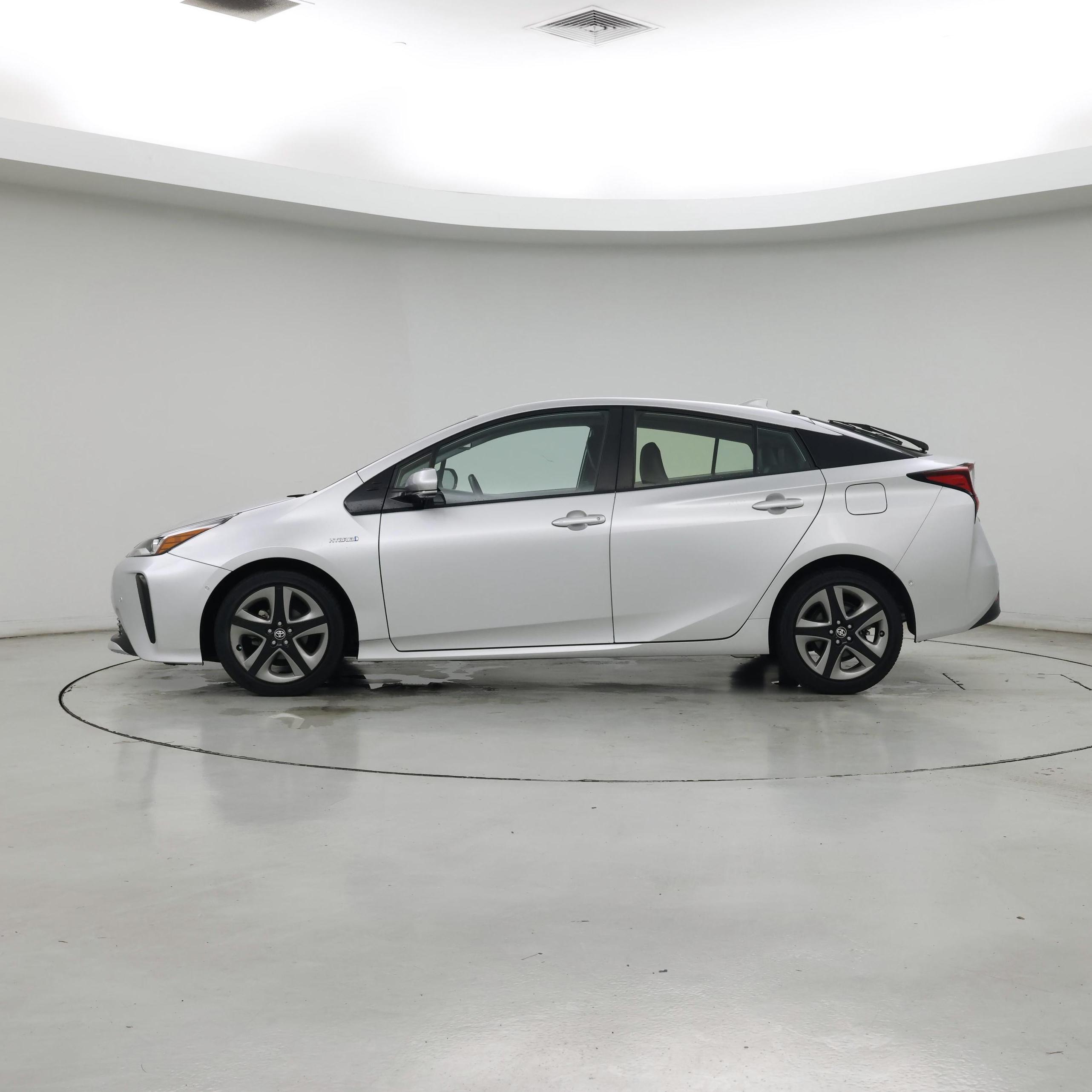 Thumbnail: 2019 Toyota Prius - 3