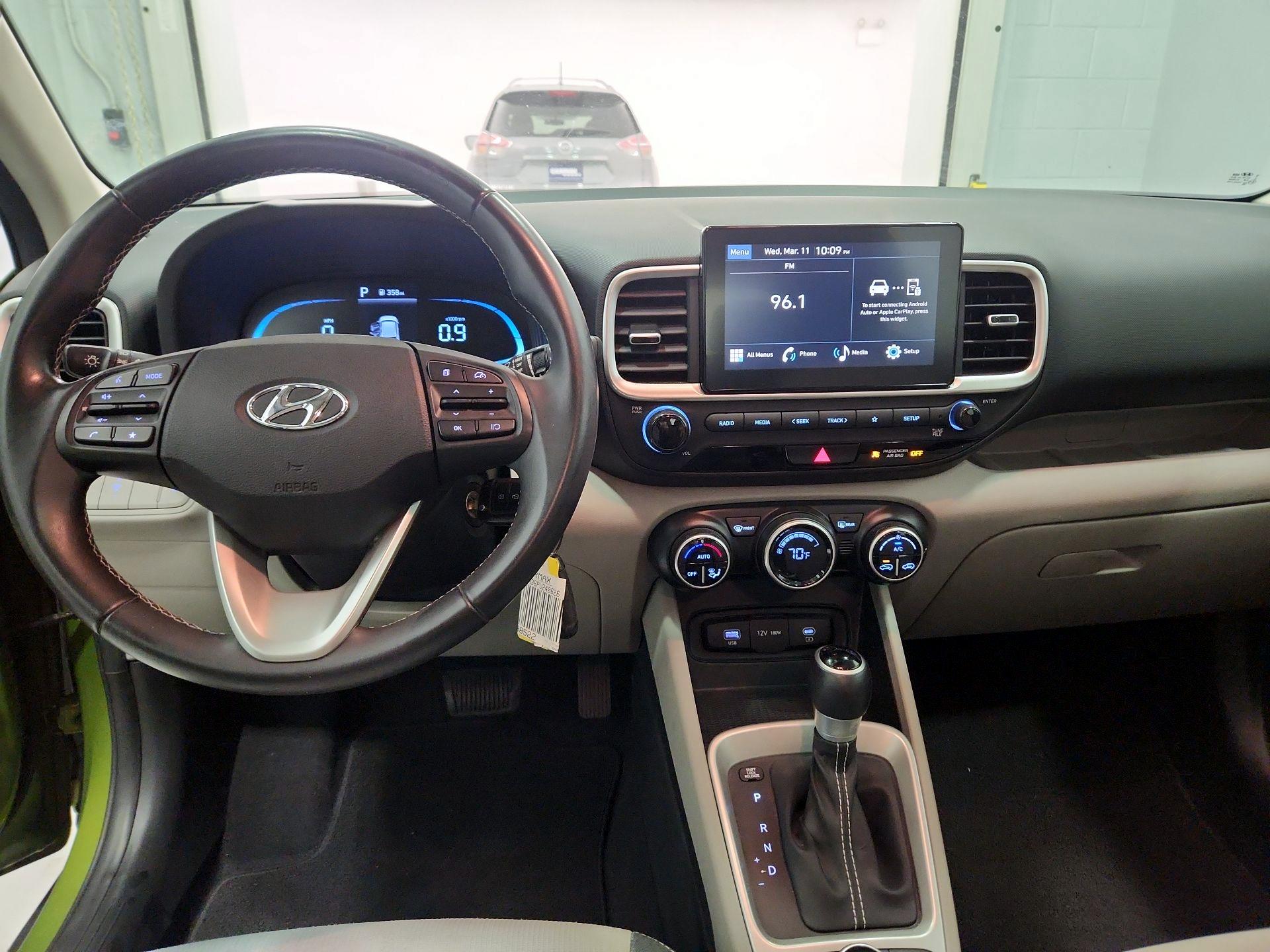 Thumbnail: 2023 Hyundai Venue - 9