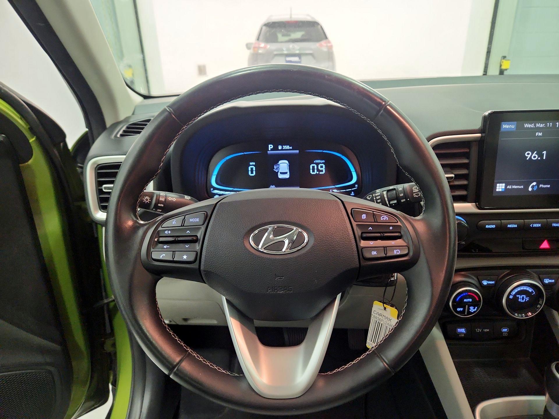 Thumbnail: 2023 Hyundai Venue - 10