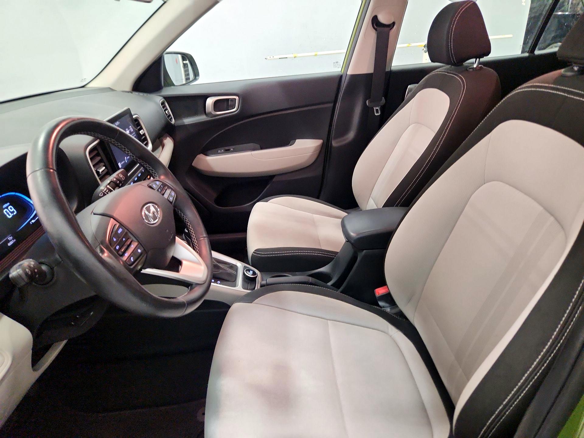 Thumbnail: 2023 Hyundai Venue - 11