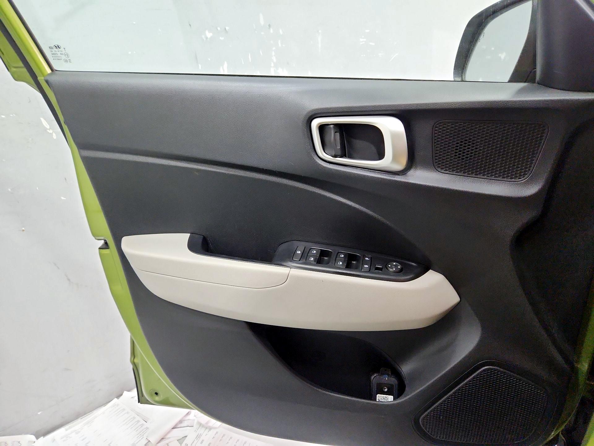 Thumbnail: 2023 Hyundai Venue - 12