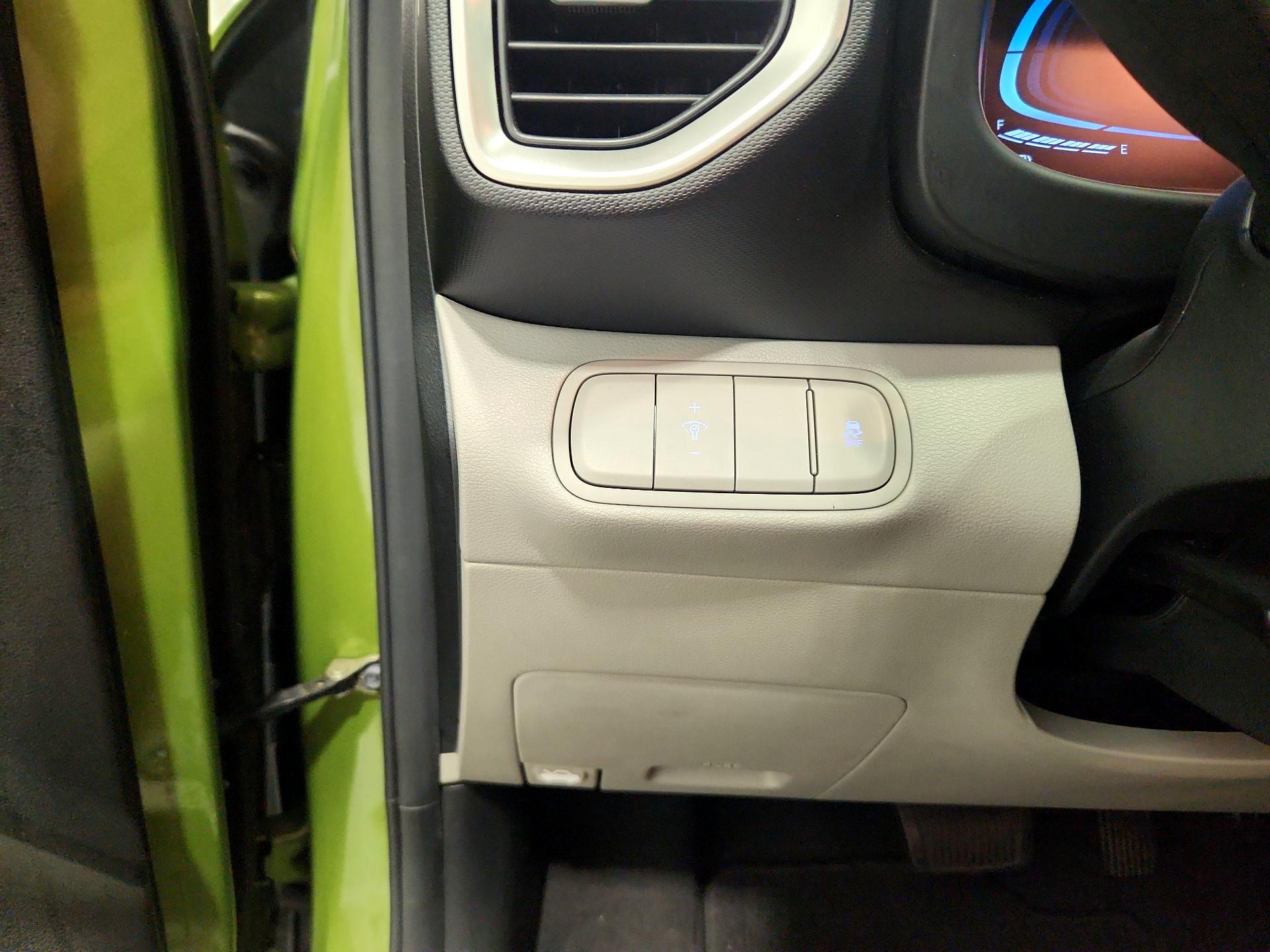 Thumbnail: 2023 Hyundai Venue - 13