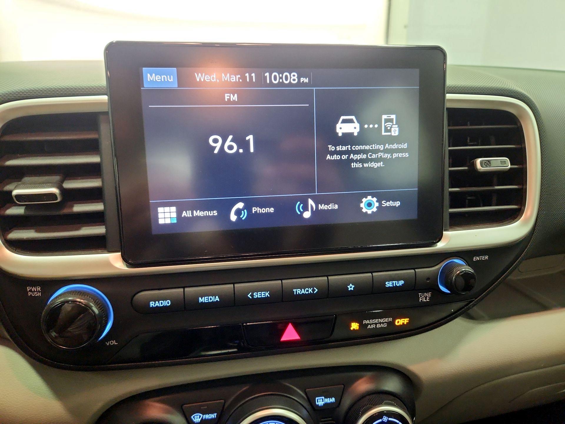 Thumbnail: 2023 Hyundai Venue - 15