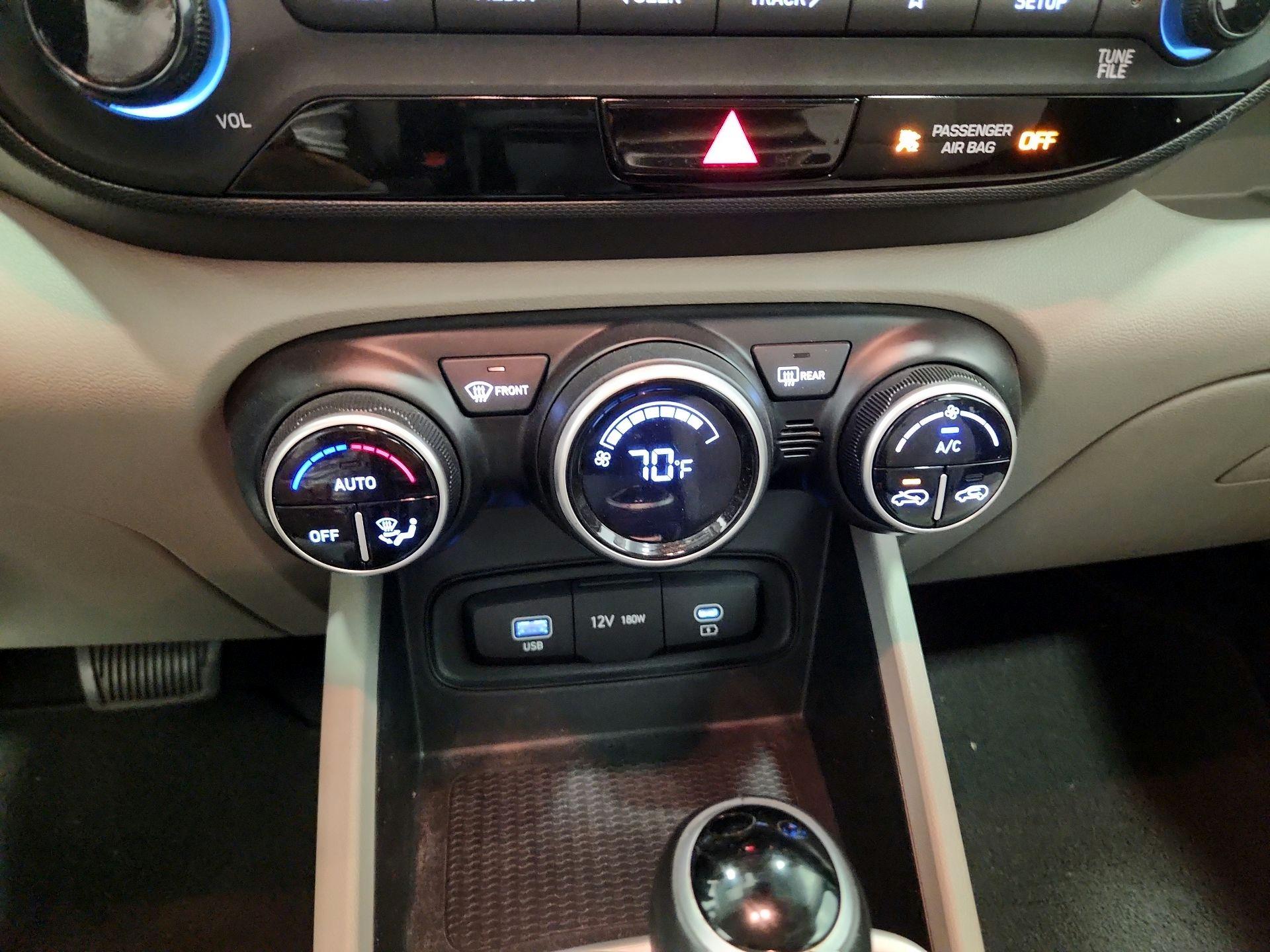 Thumbnail: 2023 Hyundai Venue - 16