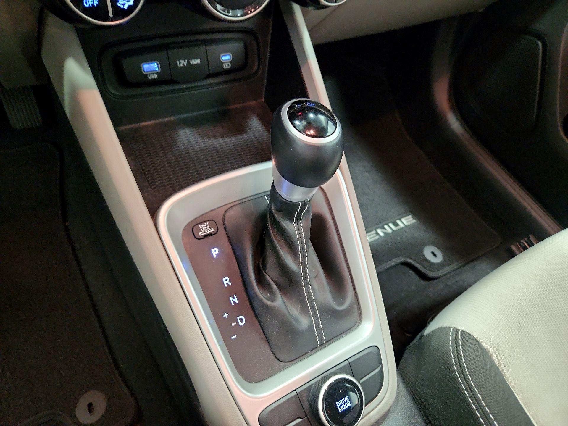 Thumbnail: 2023 Hyundai Venue - 17