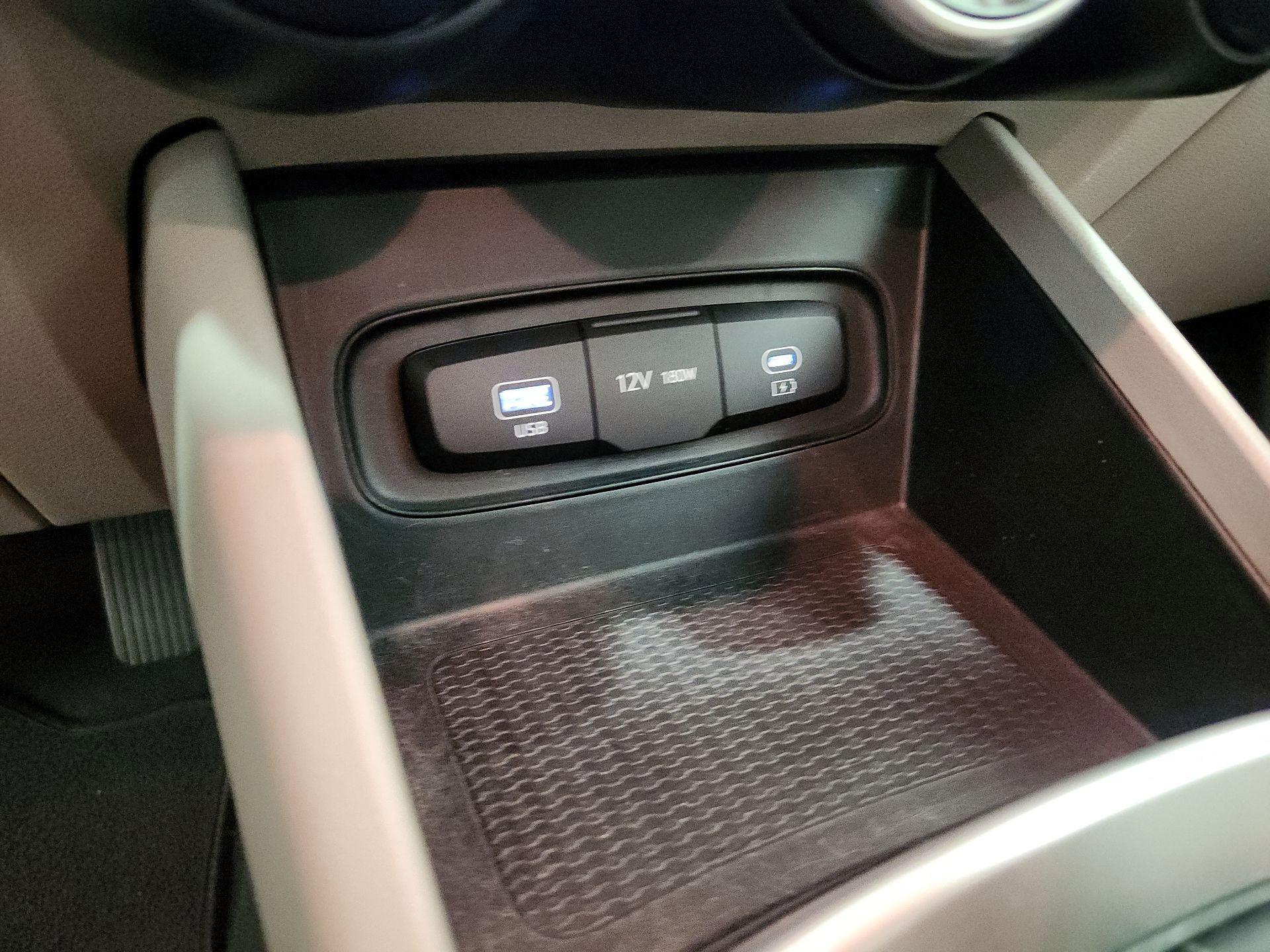 Thumbnail: 2023 Hyundai Venue - 18