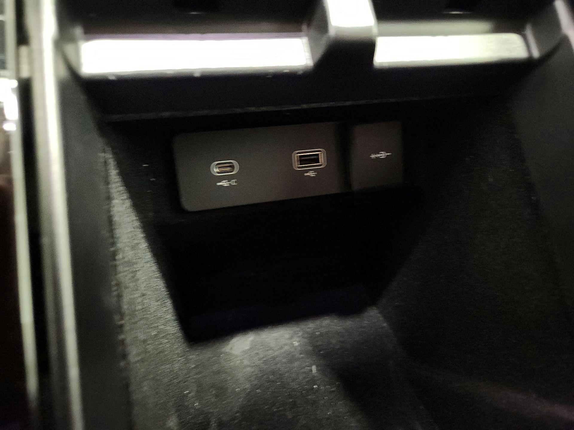 Thumbnail: 2022 Land Rover Range Rover Evoque - 18