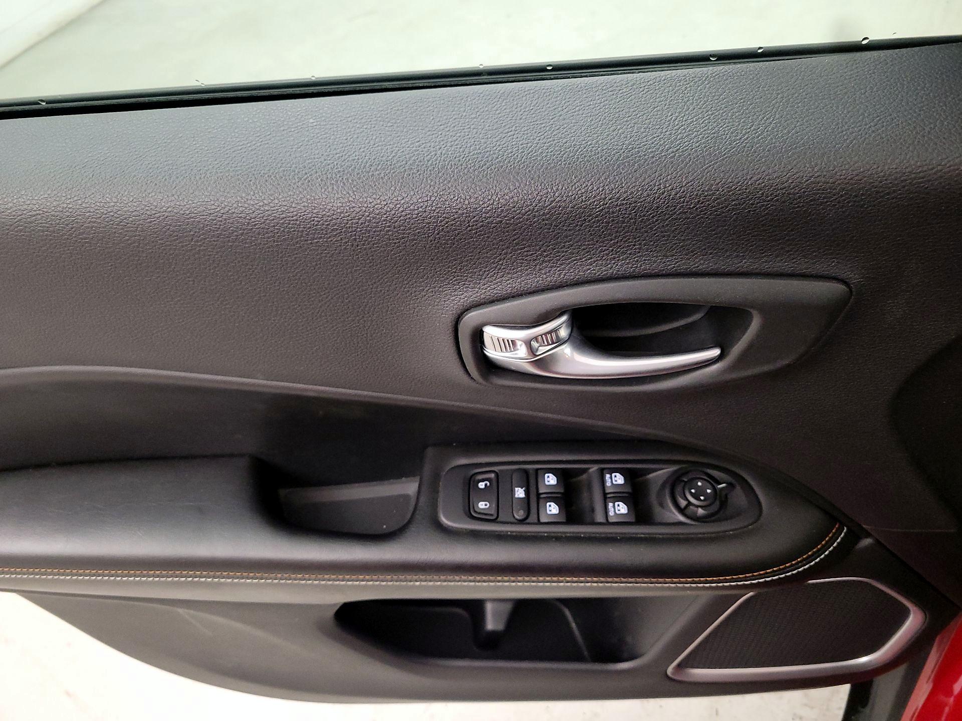 Thumbnail: 2020 Jeep Compass - 12