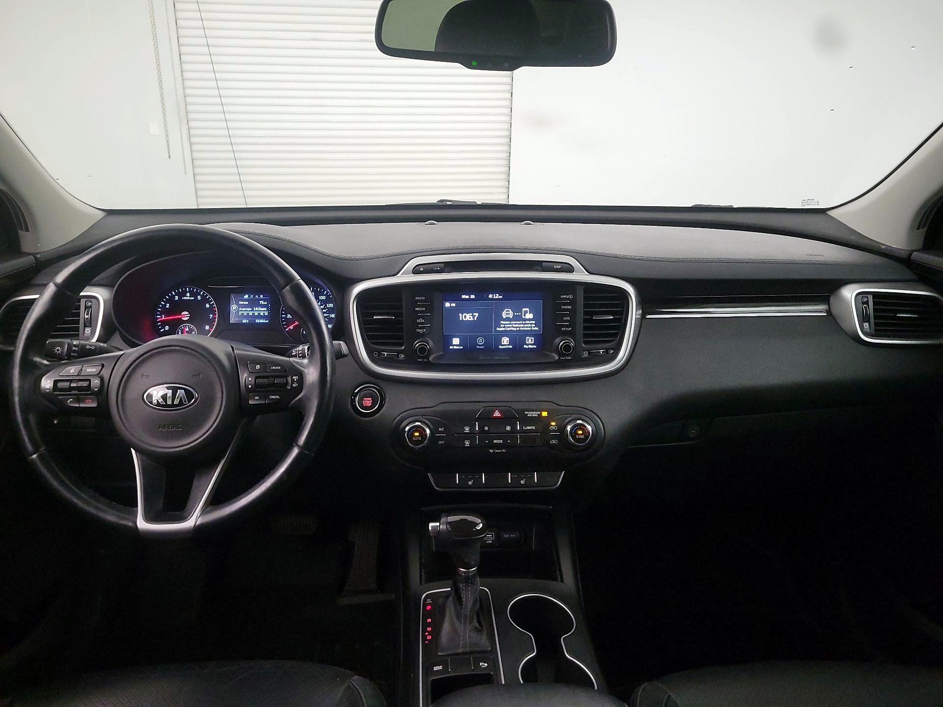 Thumbnail: 2017 Kia Sorento - 9