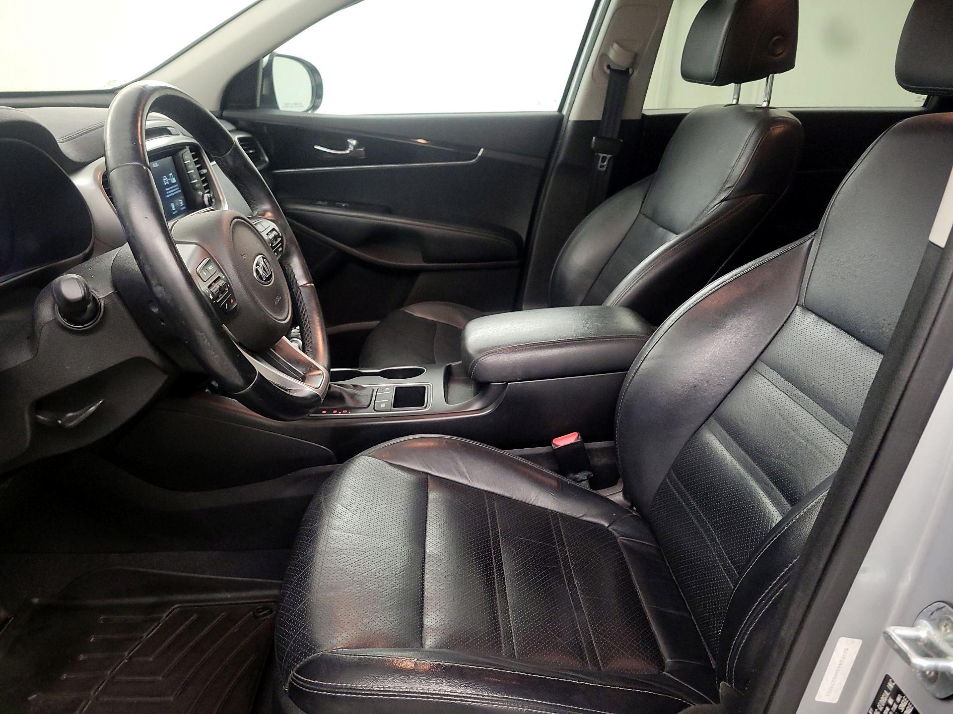 Thumbnail: 2017 Kia Sorento - 11