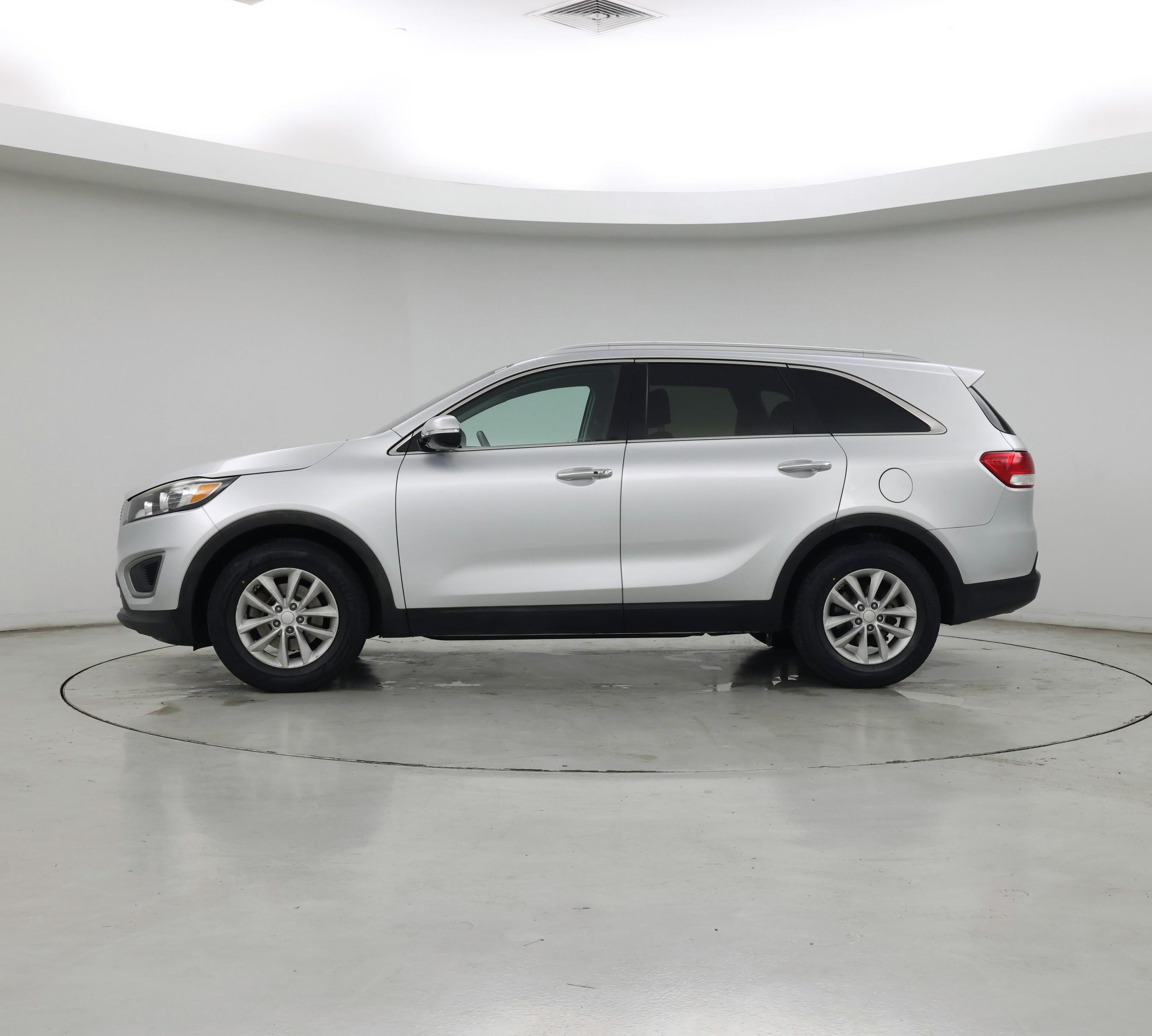 Thumbnail: 2017 Kia Sorento - 3