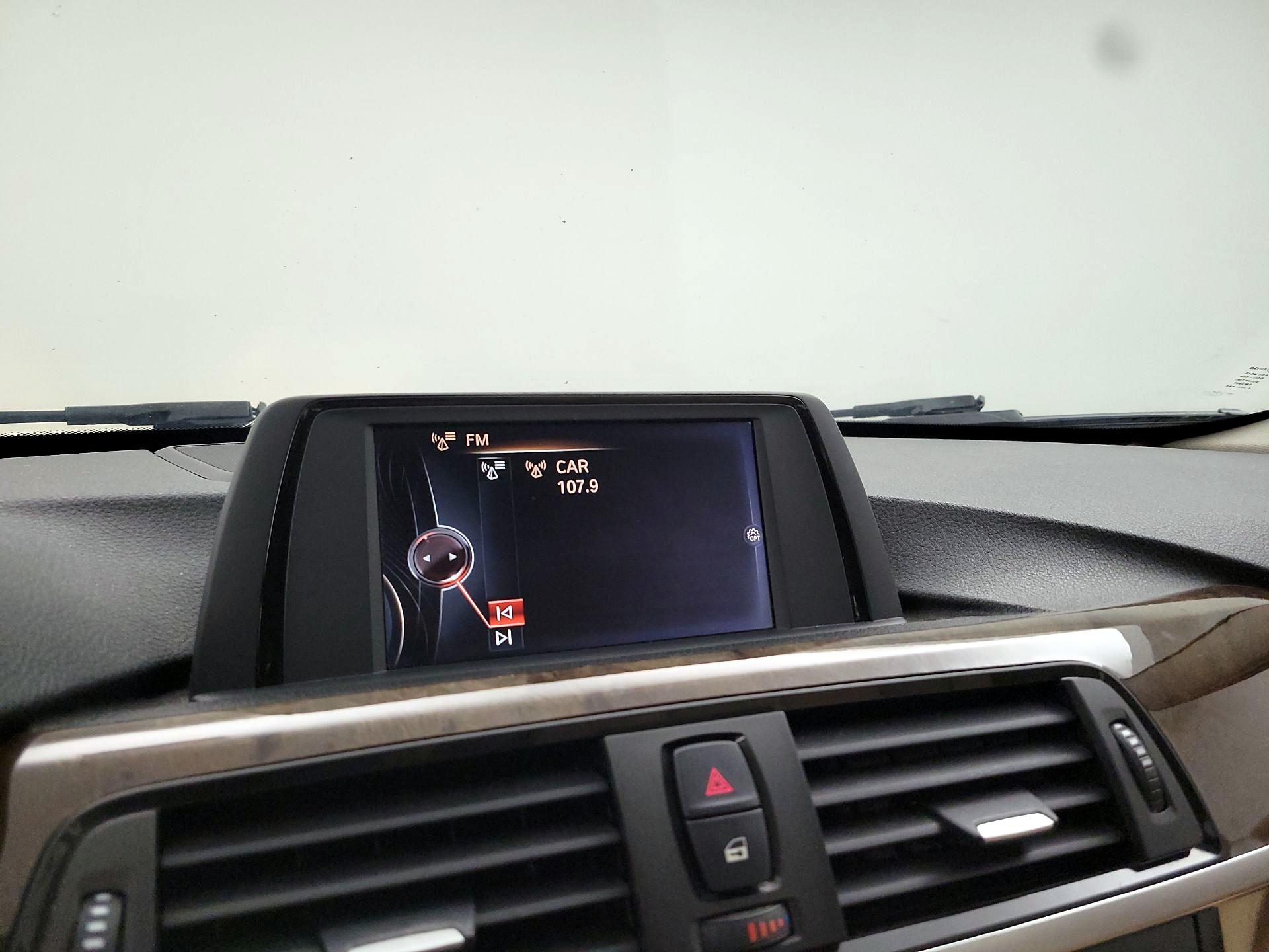 Thumbnail: 2015 BMW 3 Series - 15