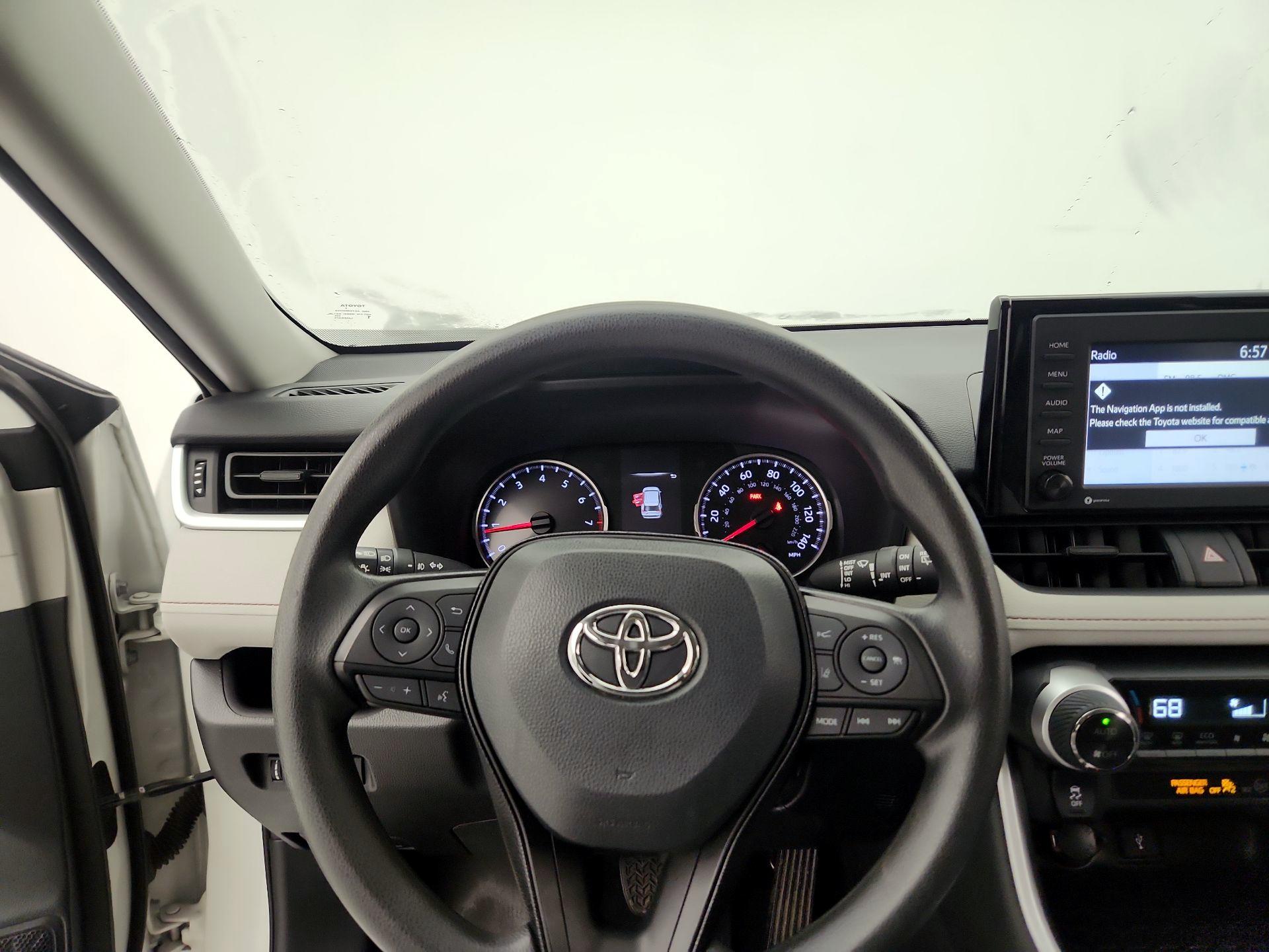 Thumbnail: 2021 Toyota RAV4 - 10