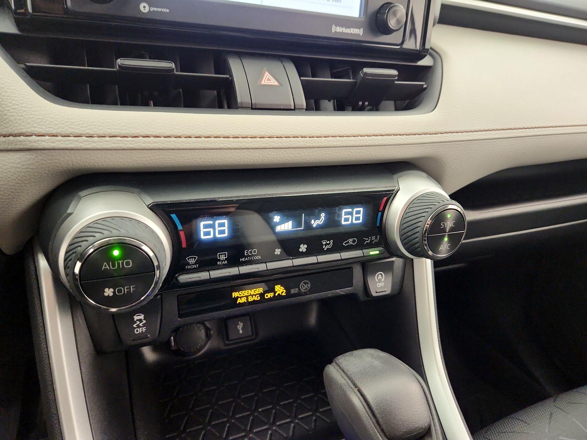 Thumbnail: 2021 Toyota RAV4 - 16