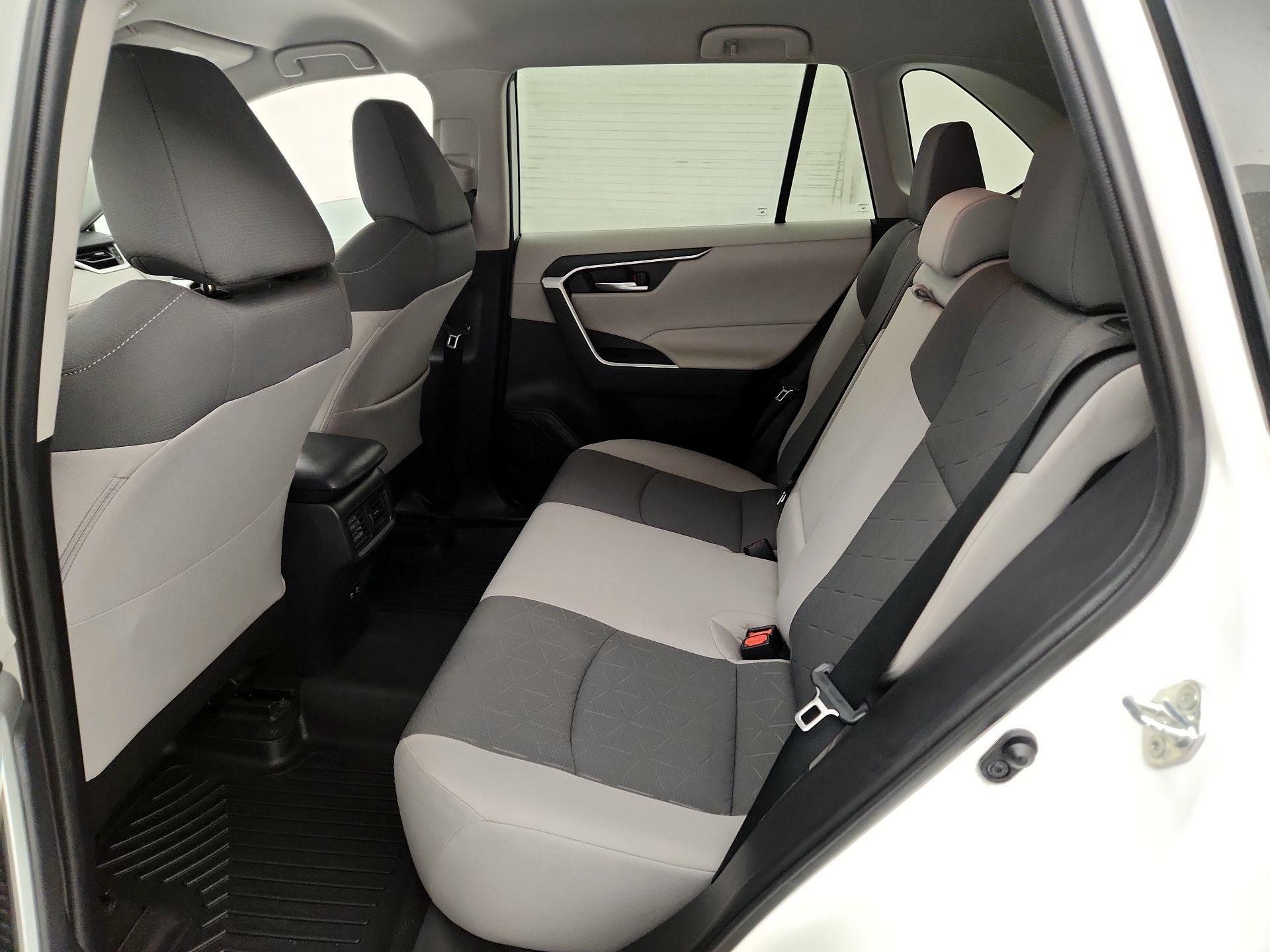 Thumbnail: 2021 Toyota RAV4 - 19