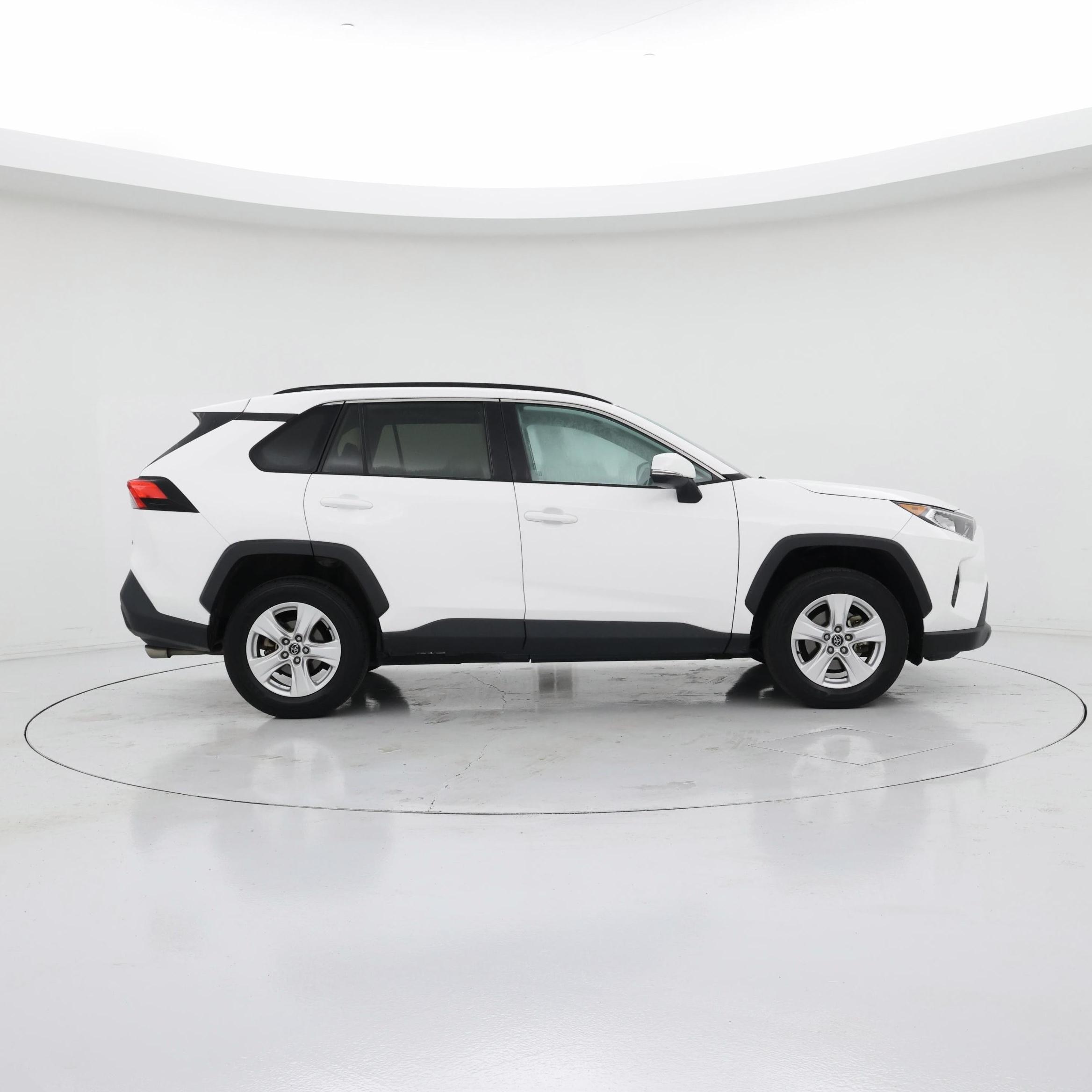 Thumbnail: 2021 Toyota RAV4 - 7