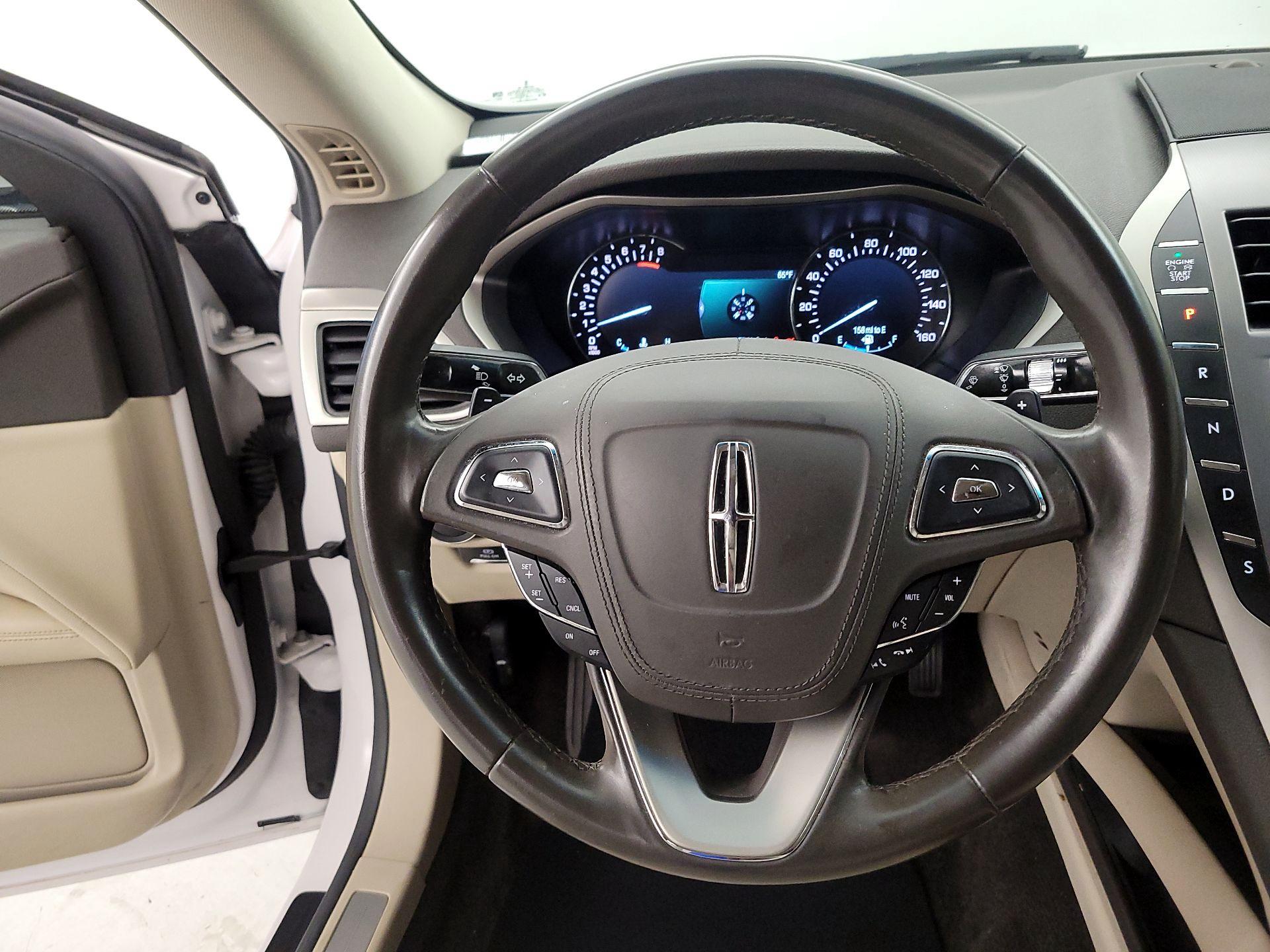 Thumbnail: 2017 Lincoln MKZ - 10