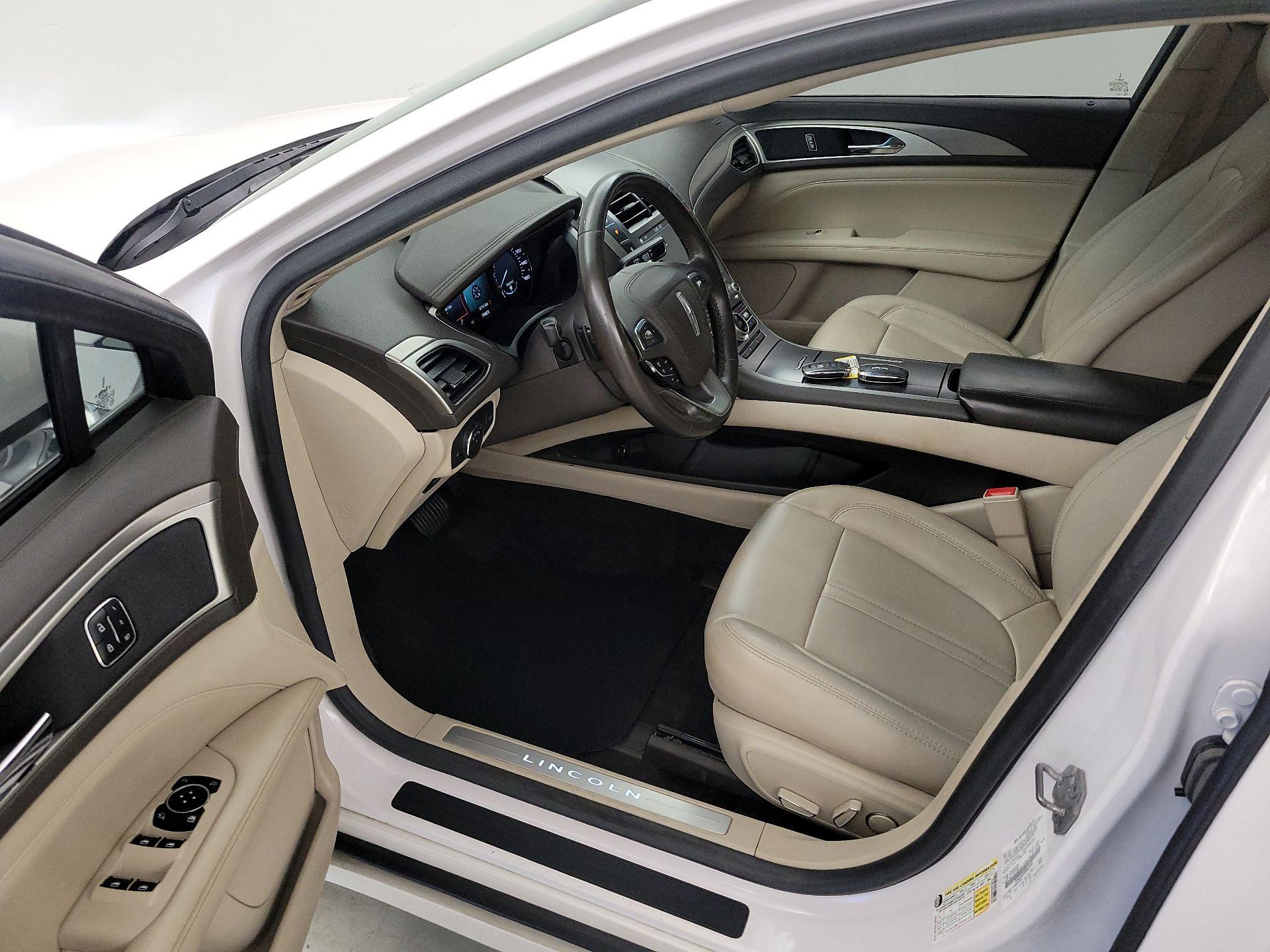 Thumbnail: 2017 Lincoln MKZ - 11