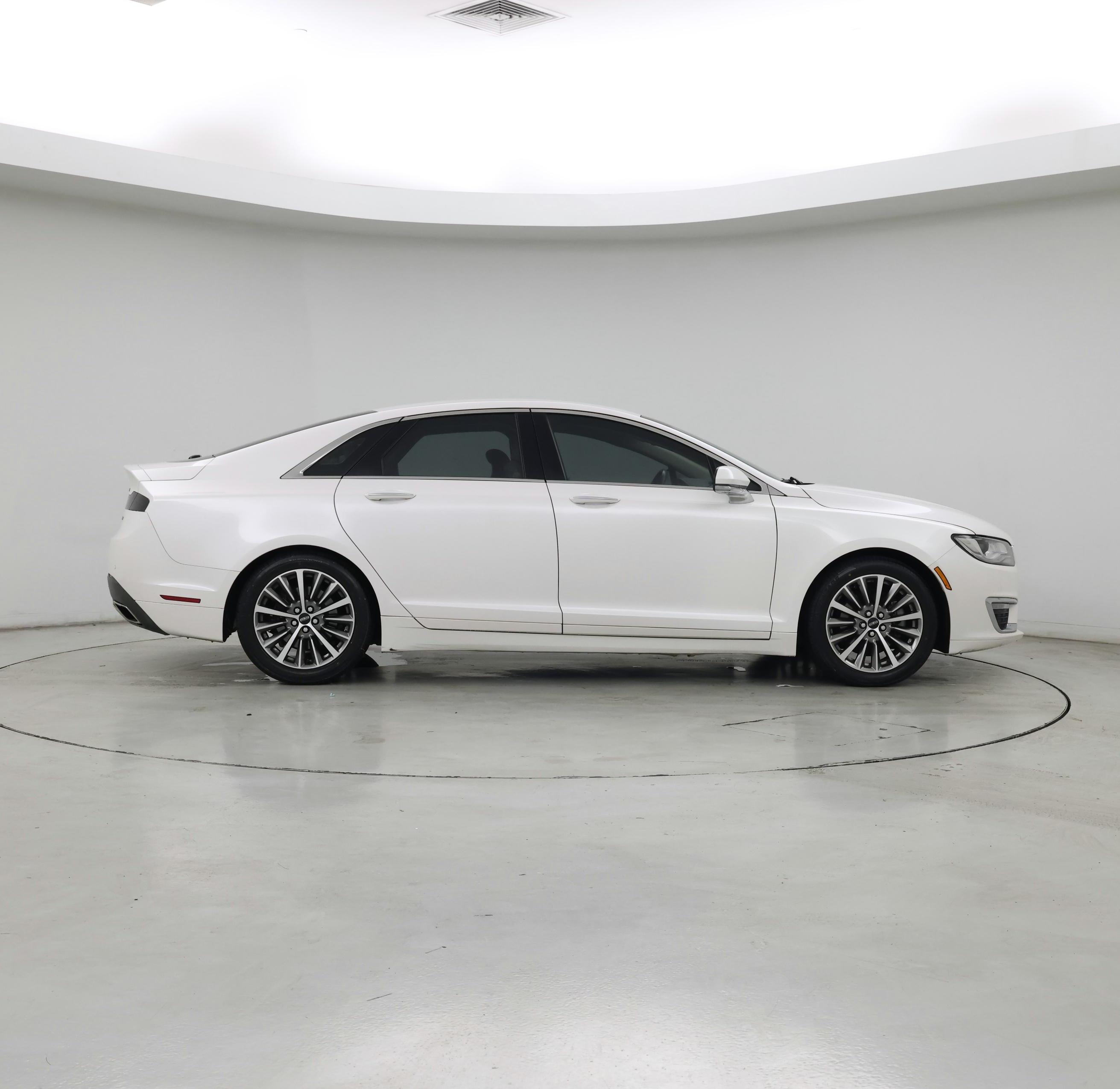 Thumbnail: 2017 Lincoln MKZ - 7