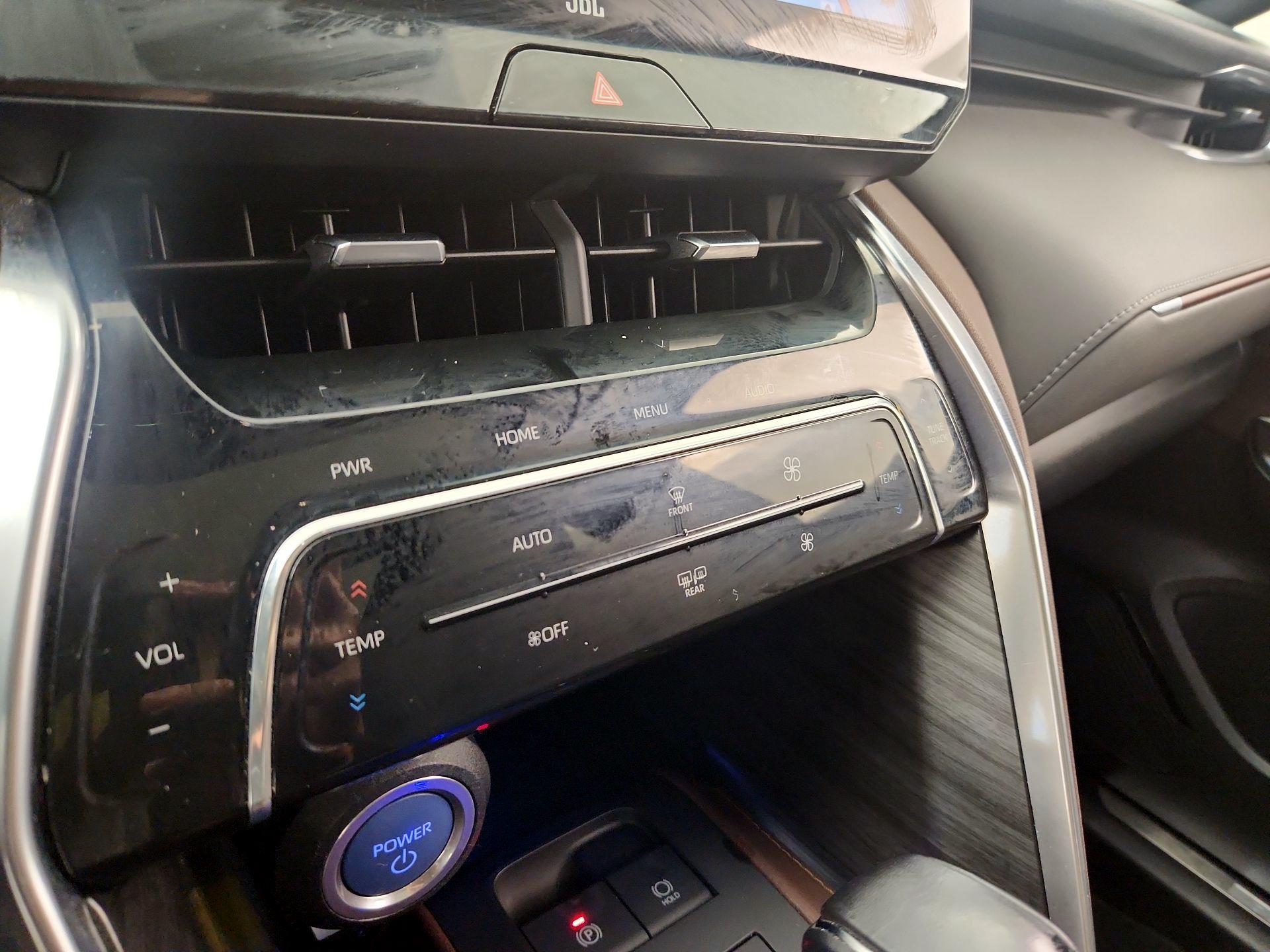 Thumbnail: 2021 Toyota Venza - 17