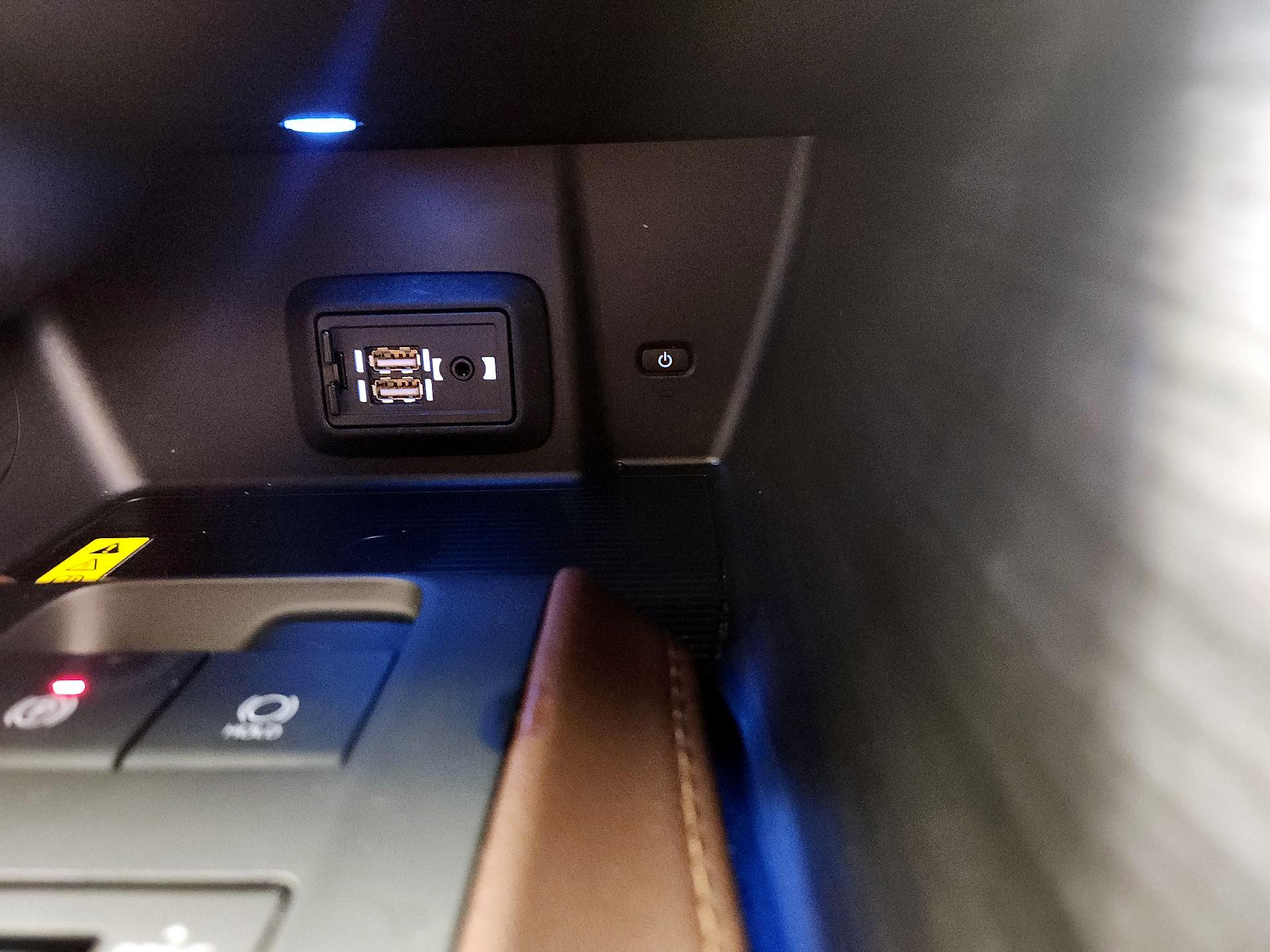 Thumbnail: 2021 Toyota Venza - 19