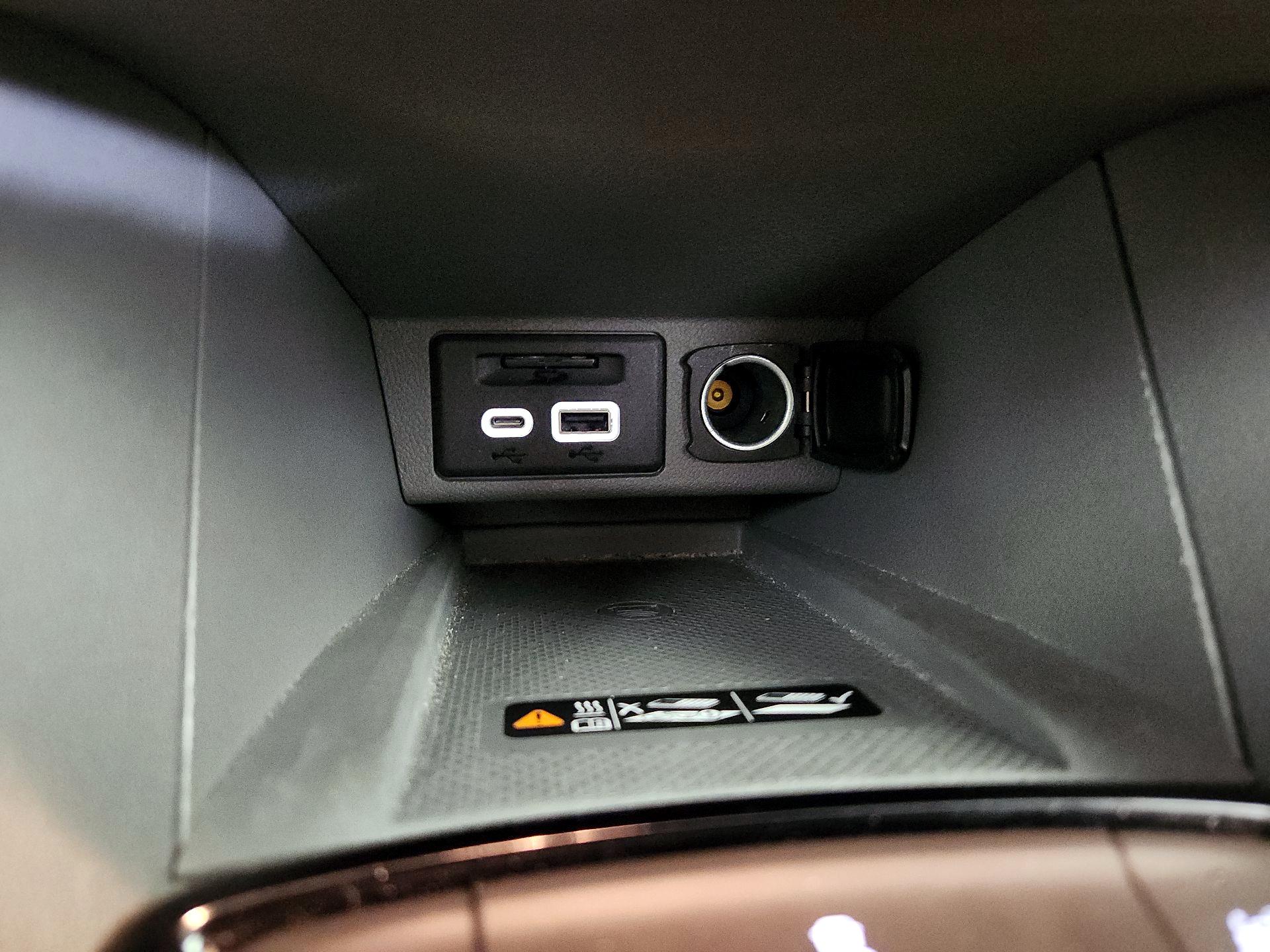 Thumbnail: 2022 Chevrolet Bolt EUV - 18