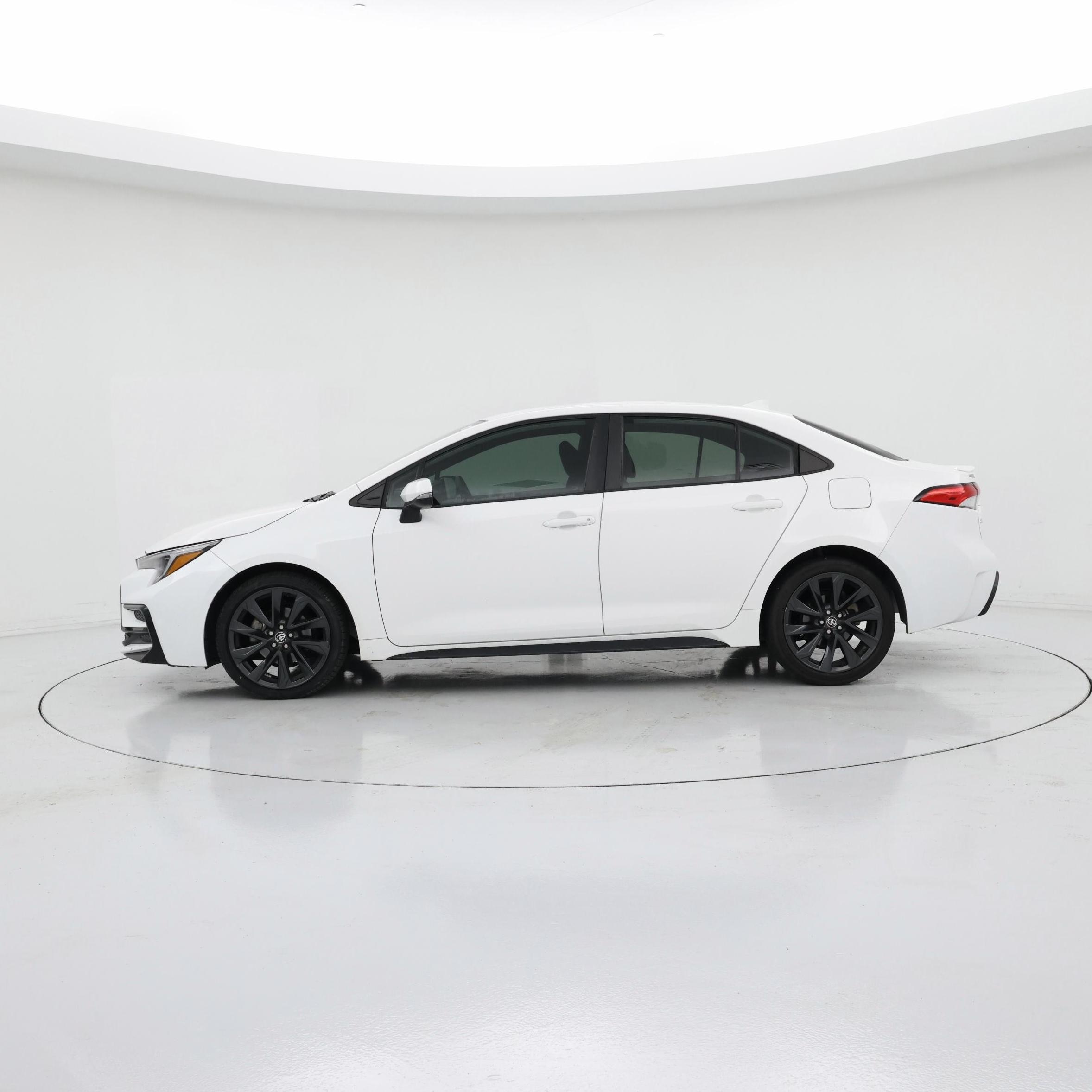 Thumbnail: 2024 Toyota Corolla - 3