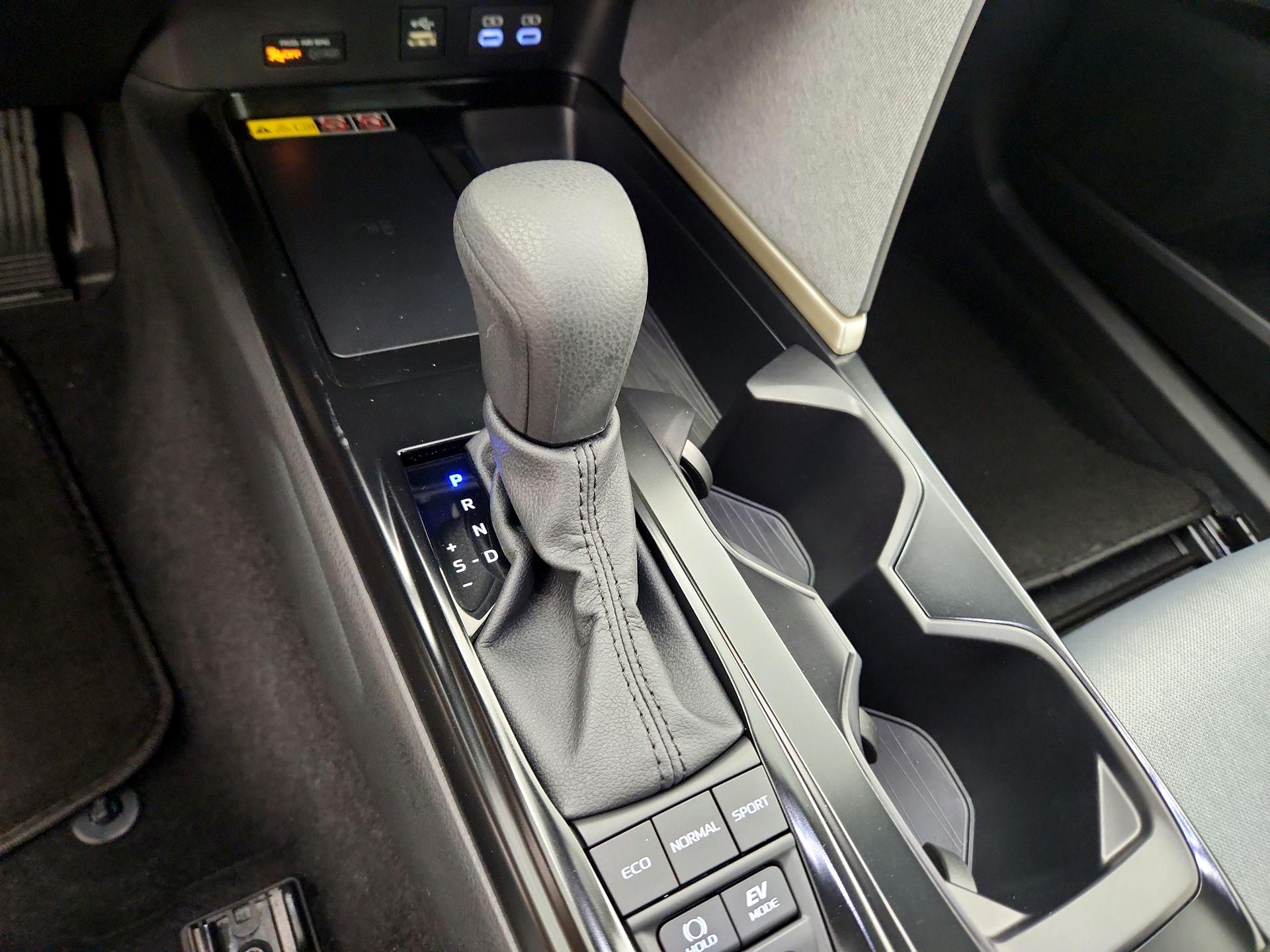 Thumbnail: 2025 Toyota Camry - 17