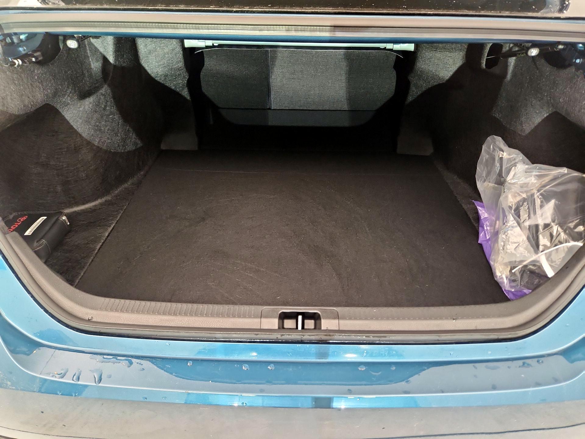 Thumbnail: 2025 Toyota Camry - 20