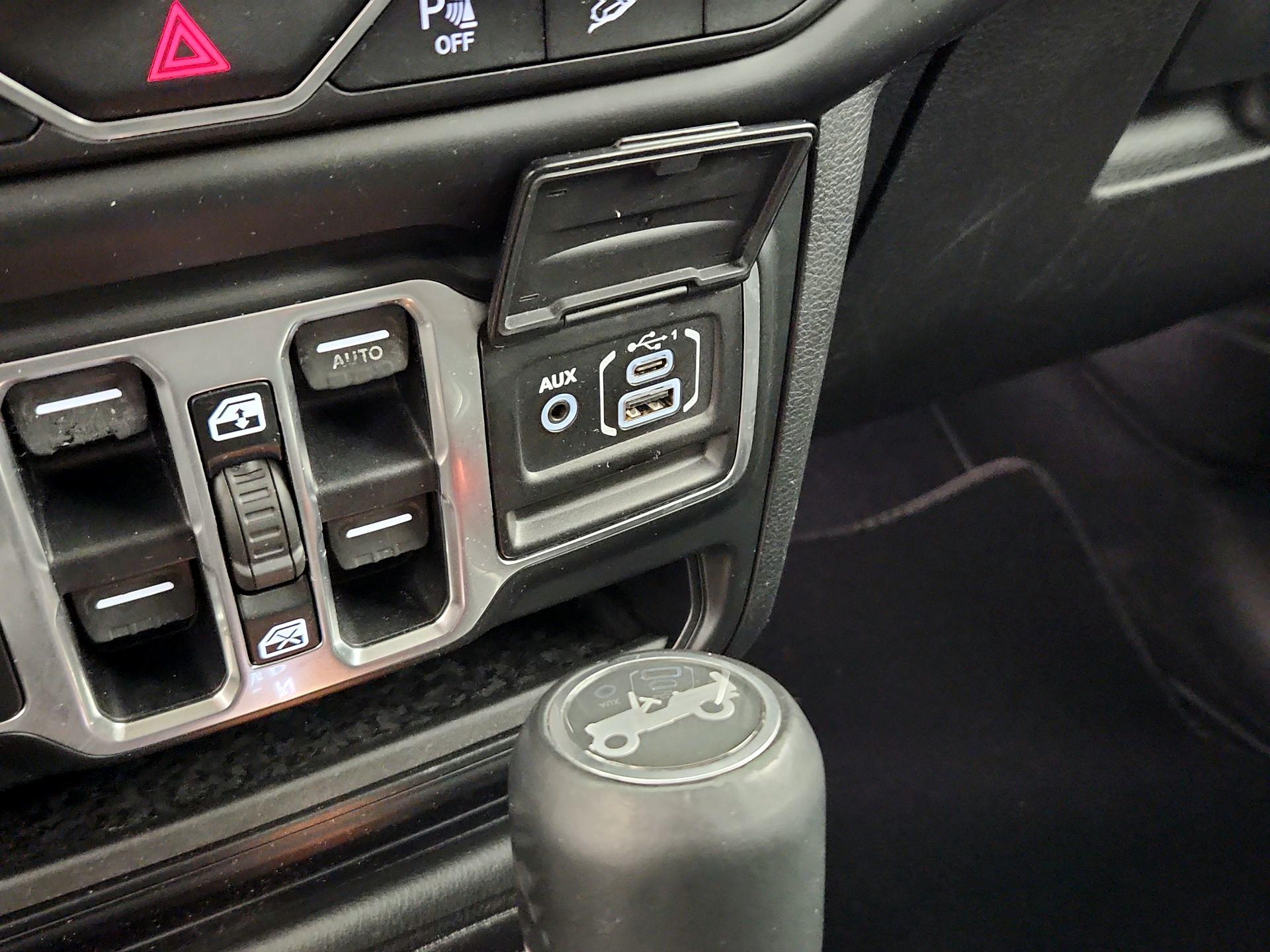 Thumbnail: 2018 Jeep Wrangler - 19