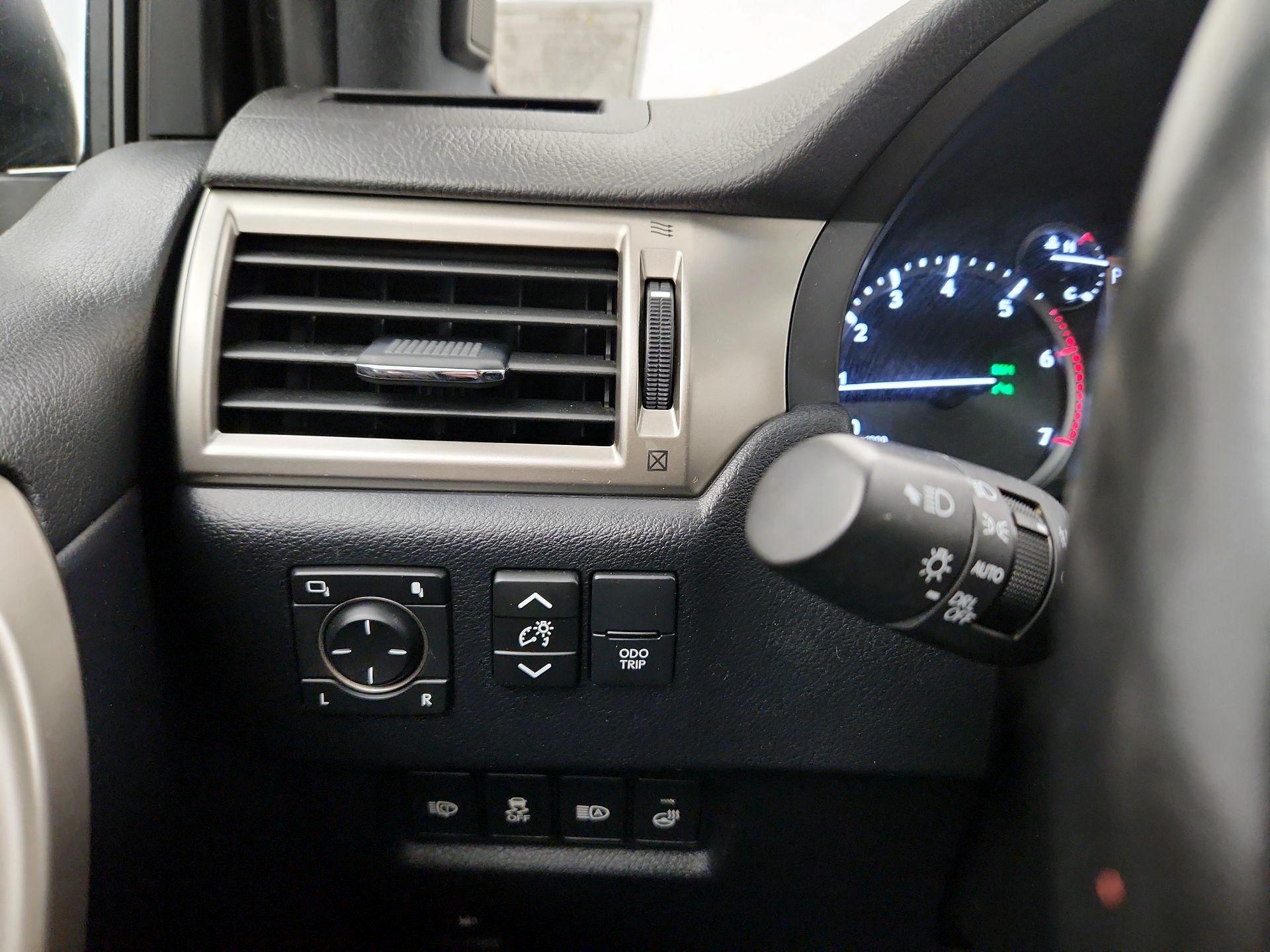 Thumbnail: 2021 Lexus GX - 13