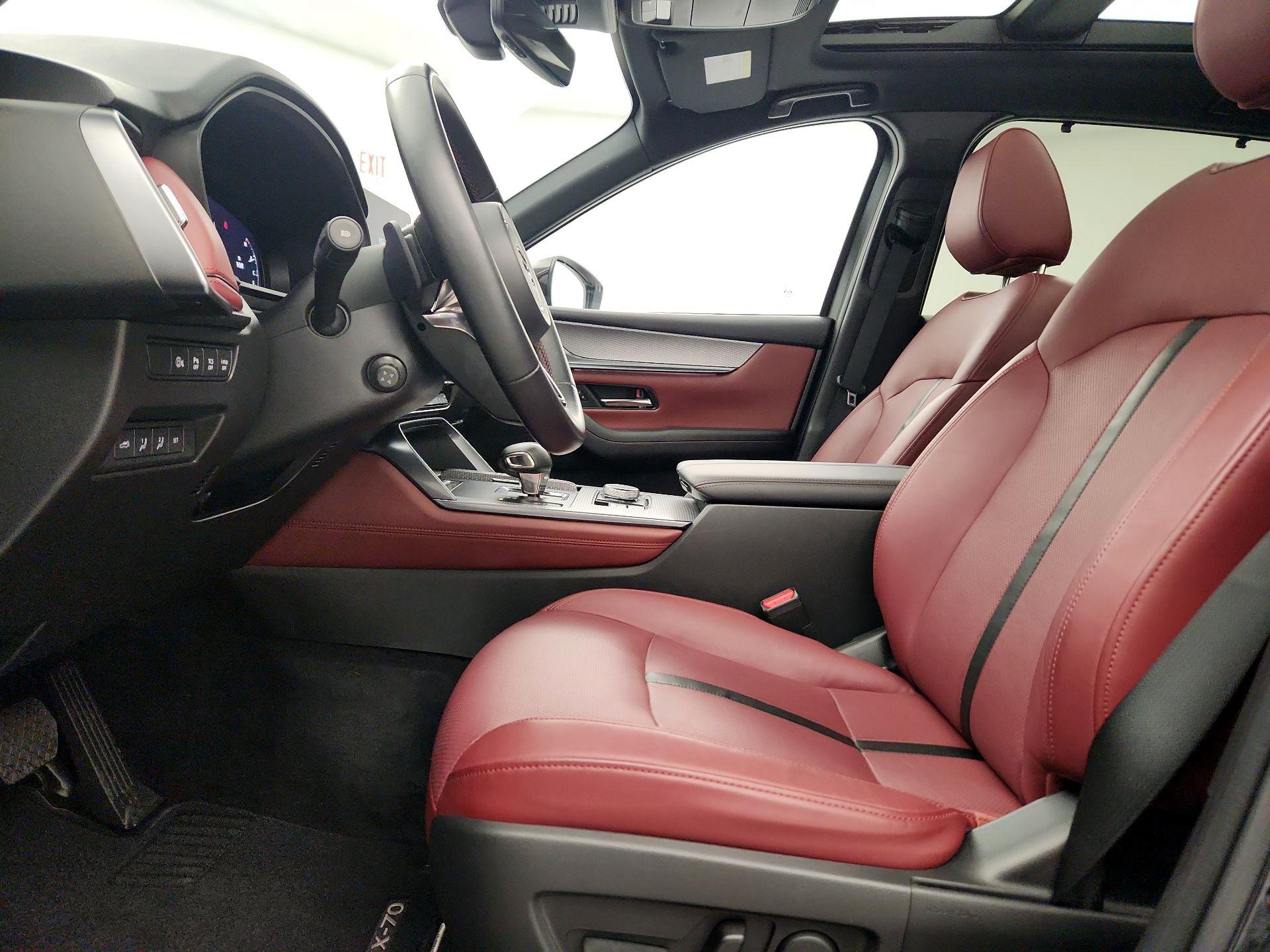 Thumbnail: 2025 Mazda CX-70 - 11