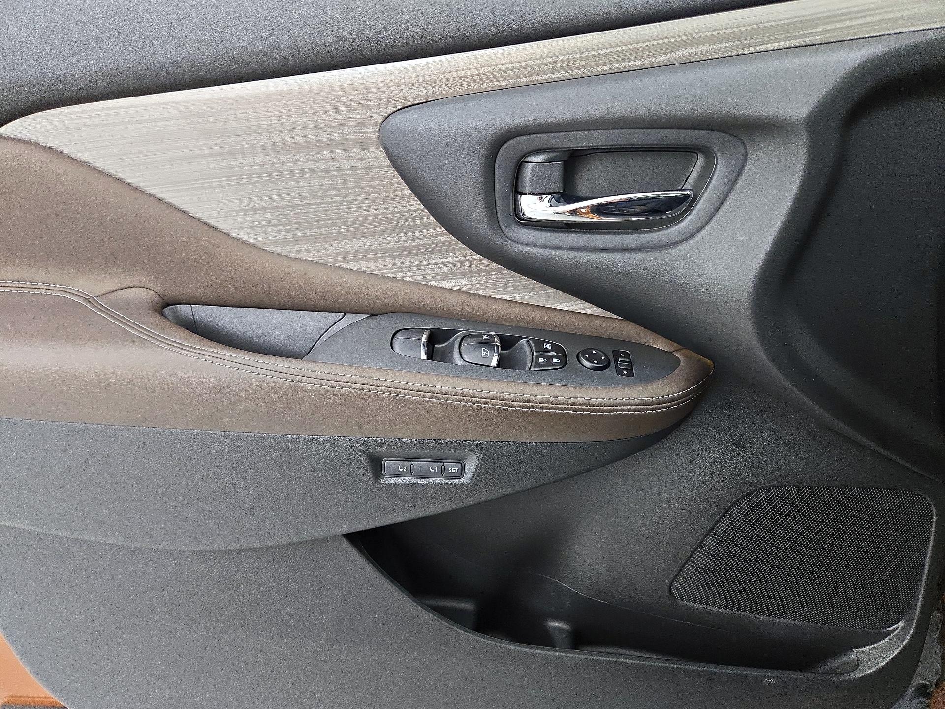 Thumbnail: 2016 Nissan Murano - 12