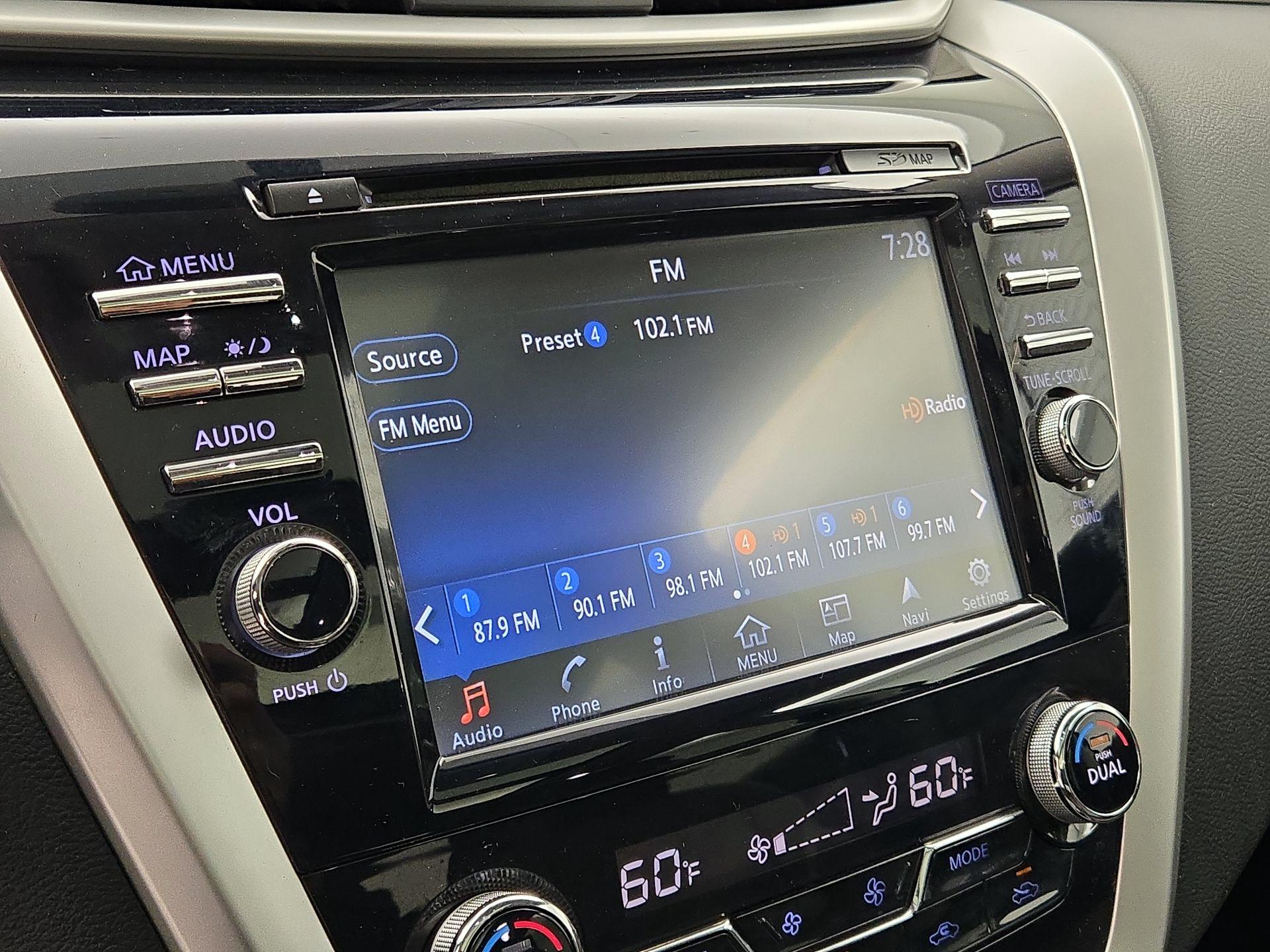 Thumbnail: 2016 Nissan Murano - 16