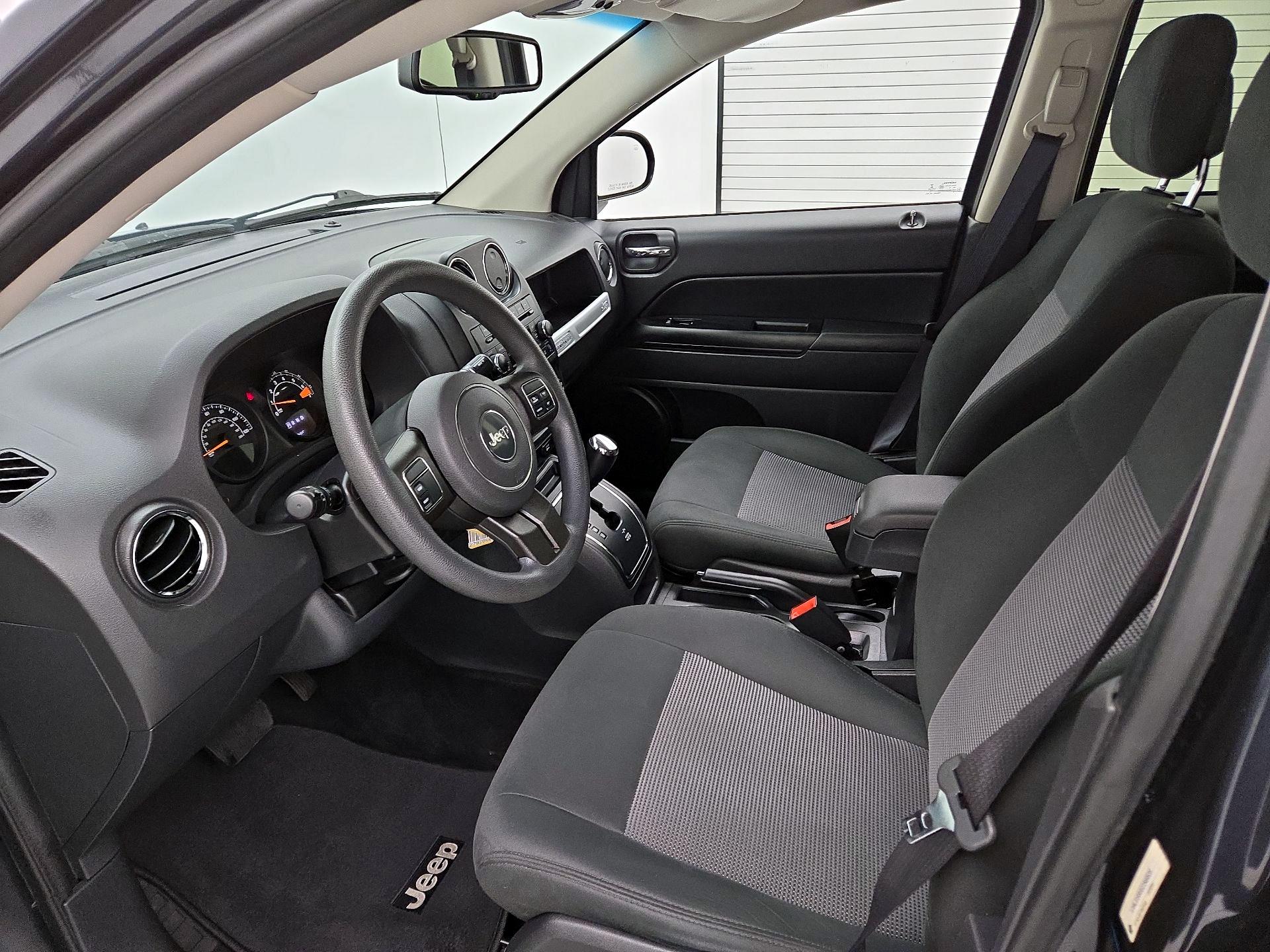Thumbnail: 2016 Jeep Compass - 11