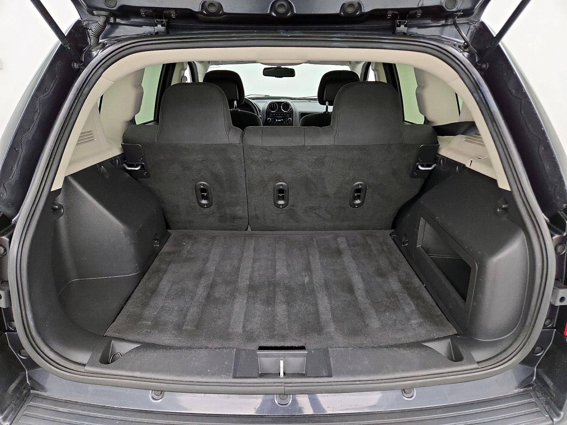 Thumbnail: 2016 Jeep Compass - 18