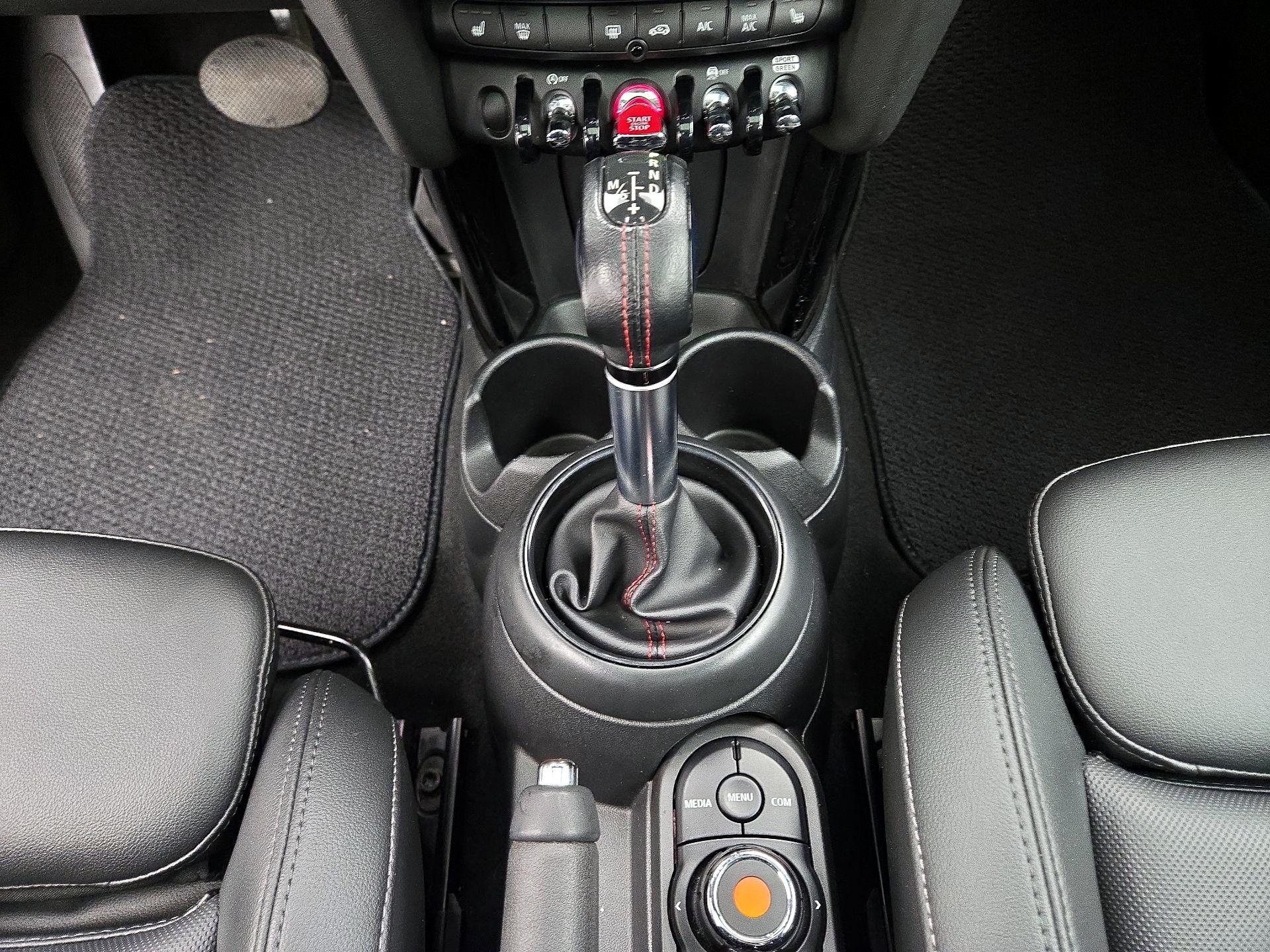 Thumbnail: 2019 MINI Cooper Hardtop - 17