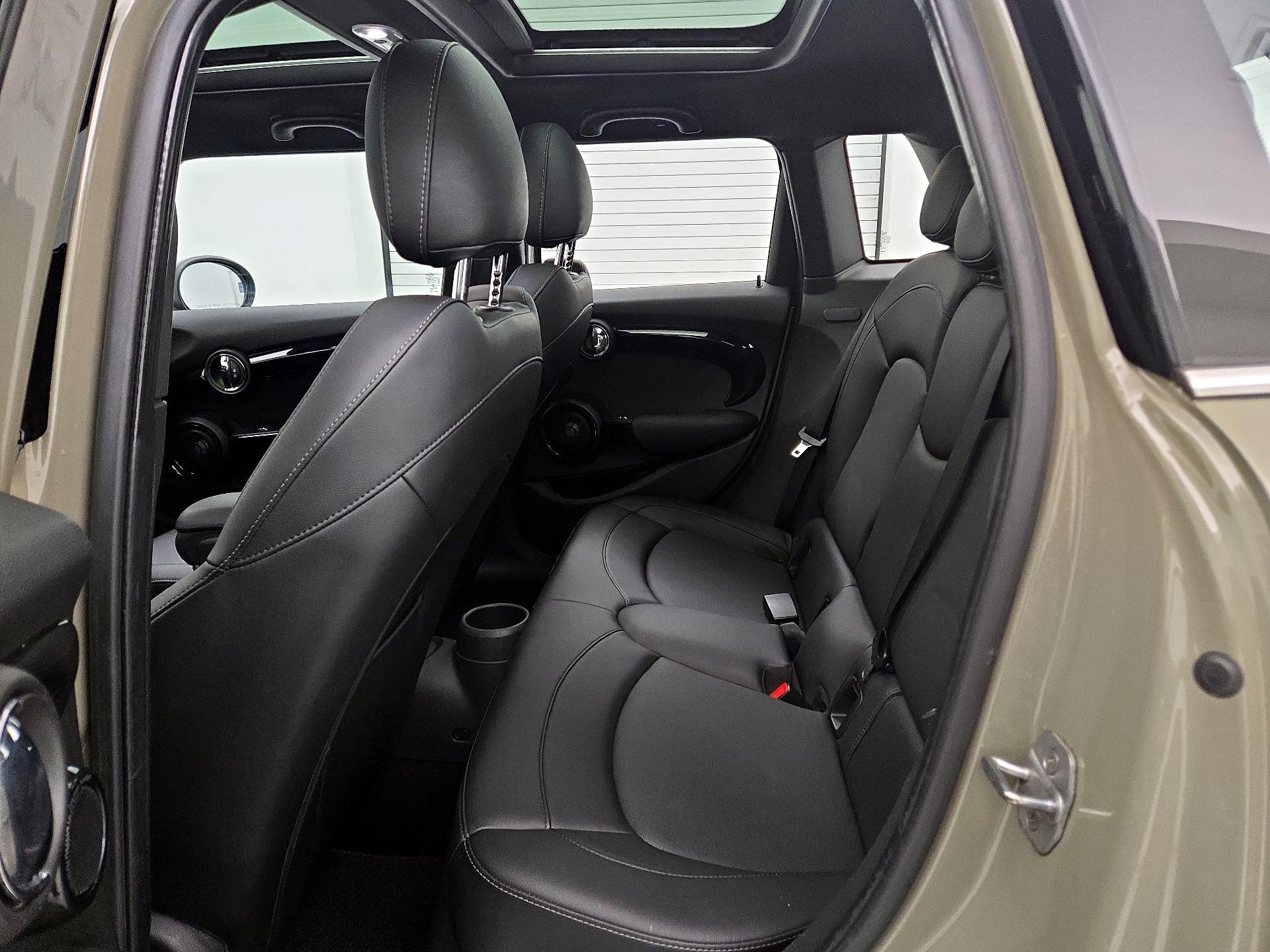 Thumbnail: 2019 MINI Cooper Hardtop - 20
