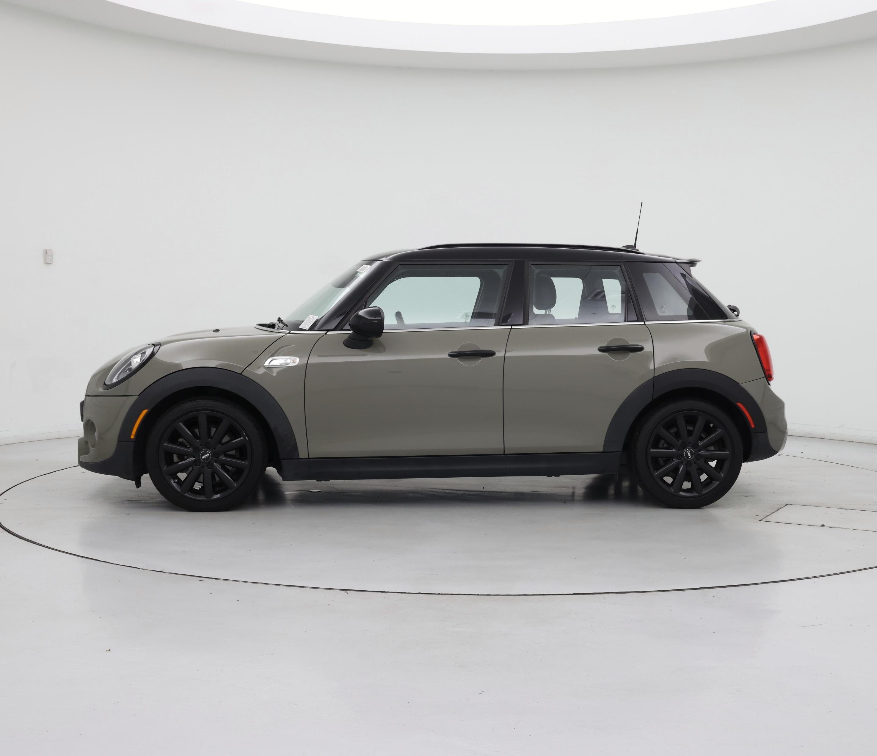 Thumbnail: 2019 MINI Cooper Hardtop - 3