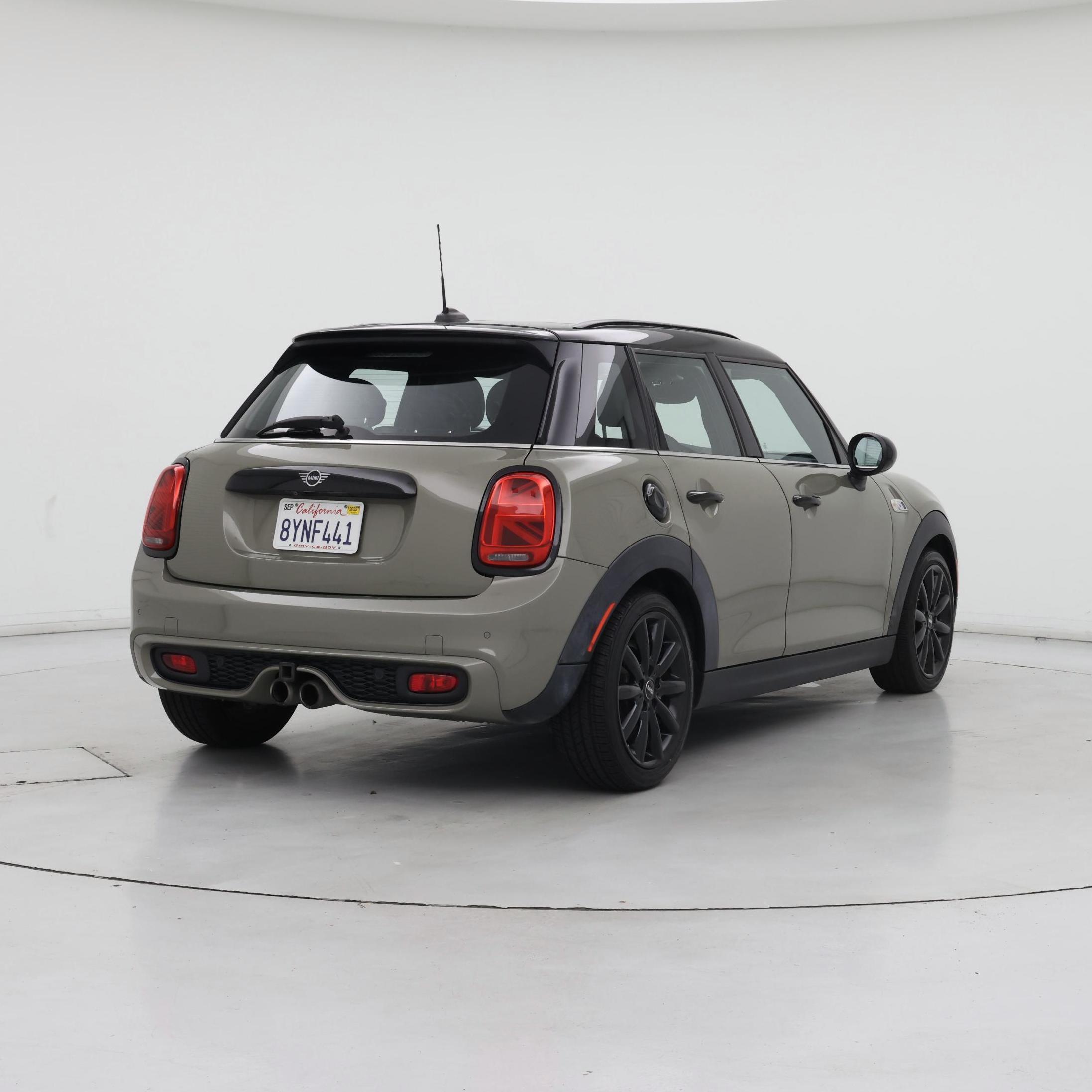 Thumbnail: 2019 MINI Cooper Hardtop - 8