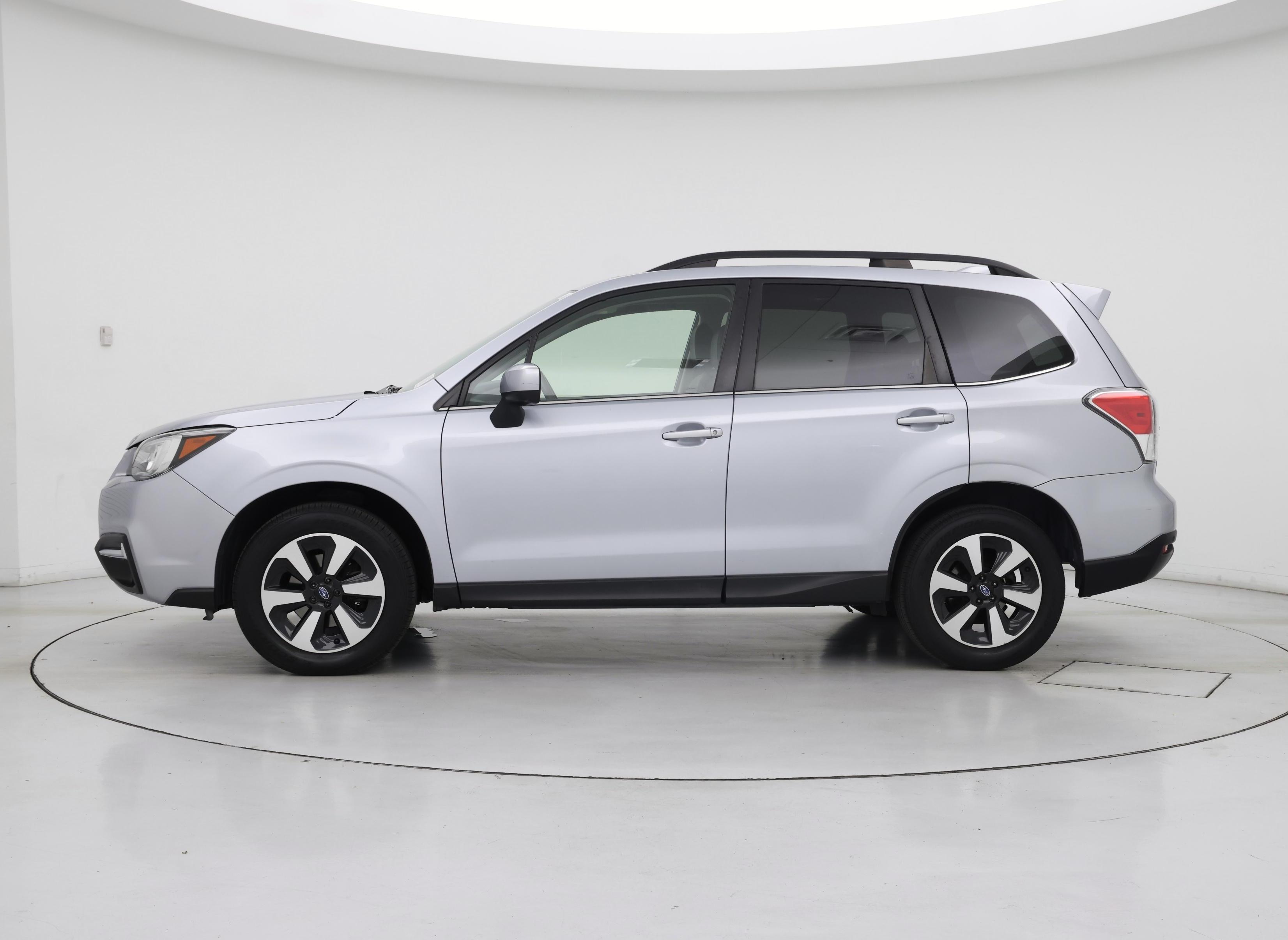 Thumbnail: 2017 Subaru Forester - 3