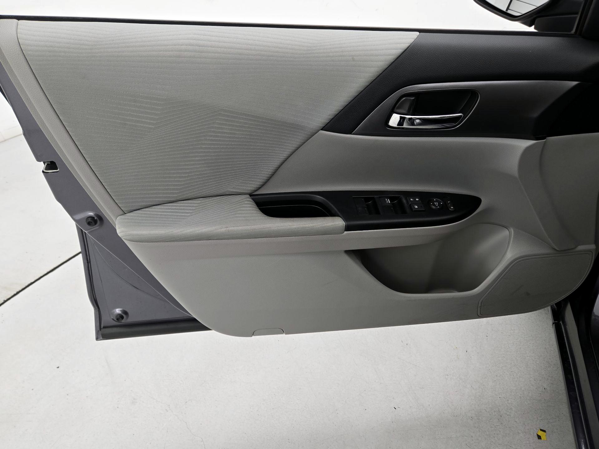 Thumbnail: 2015 Honda Accord - 12