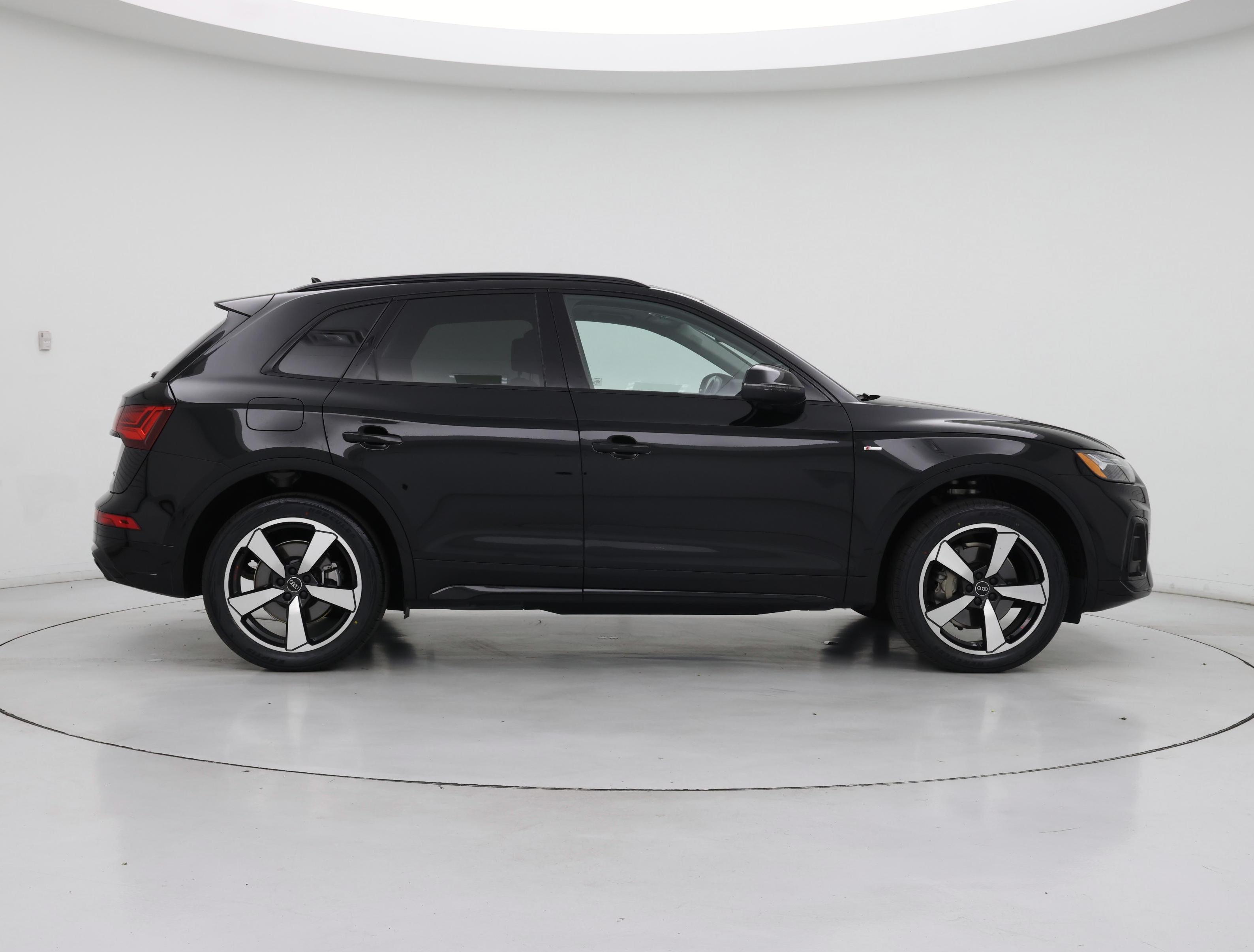 Thumbnail: 2023 Audi Q5 - 7